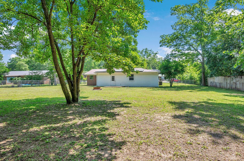 1211 Sunshine Dr, Crestview FL  32539-8901 exterior