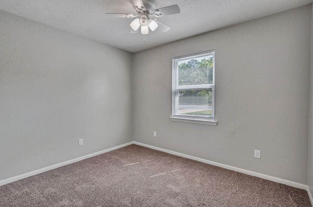 1211 Sunshine Dr, Crestview FL  32539-8901 exterior