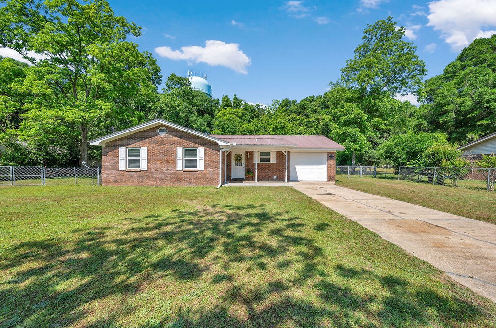 1211 Sunshine Dr, Crestview FL  32539-8901 exterior