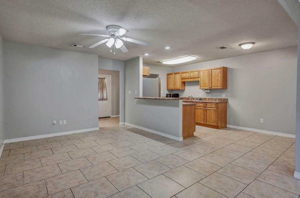 1211 Sunshine Dr, Crestview FL  32539-8901 exterior