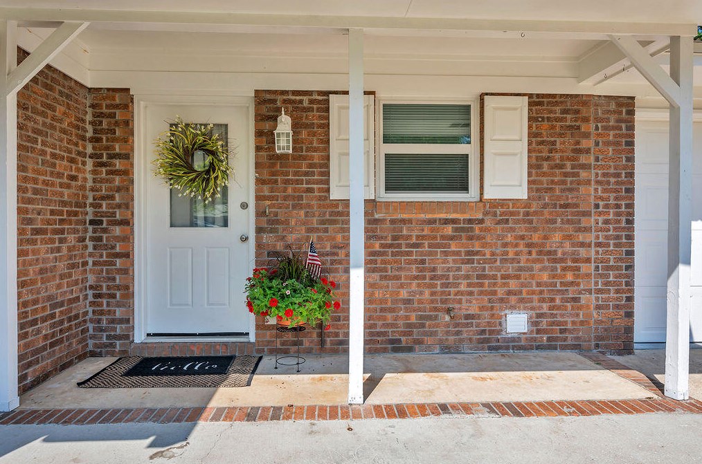 1211 Sunshine Dr, Crestview FL  32539-8901 exterior