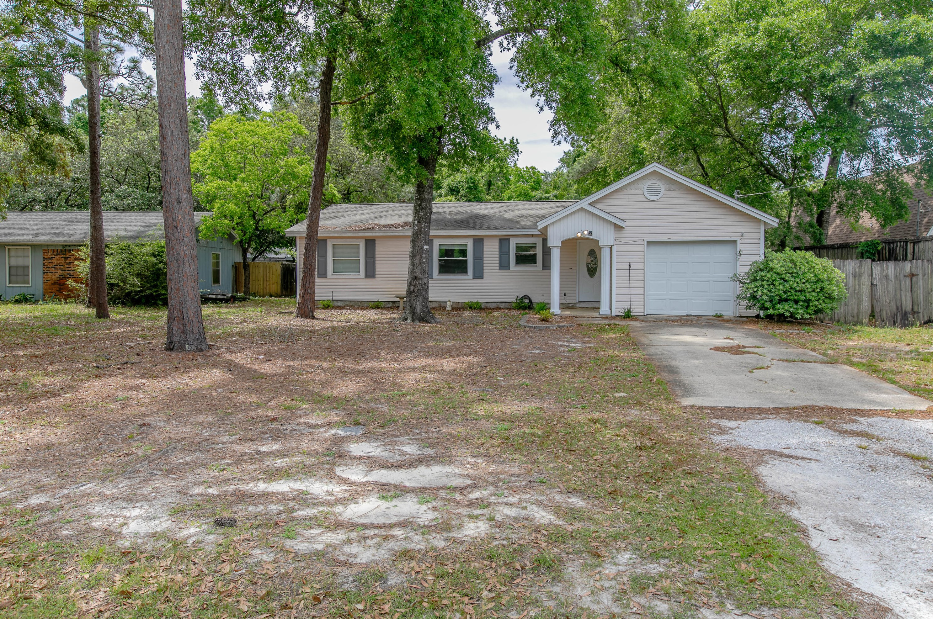 60 6th Ave, Shalimar, FL 32579