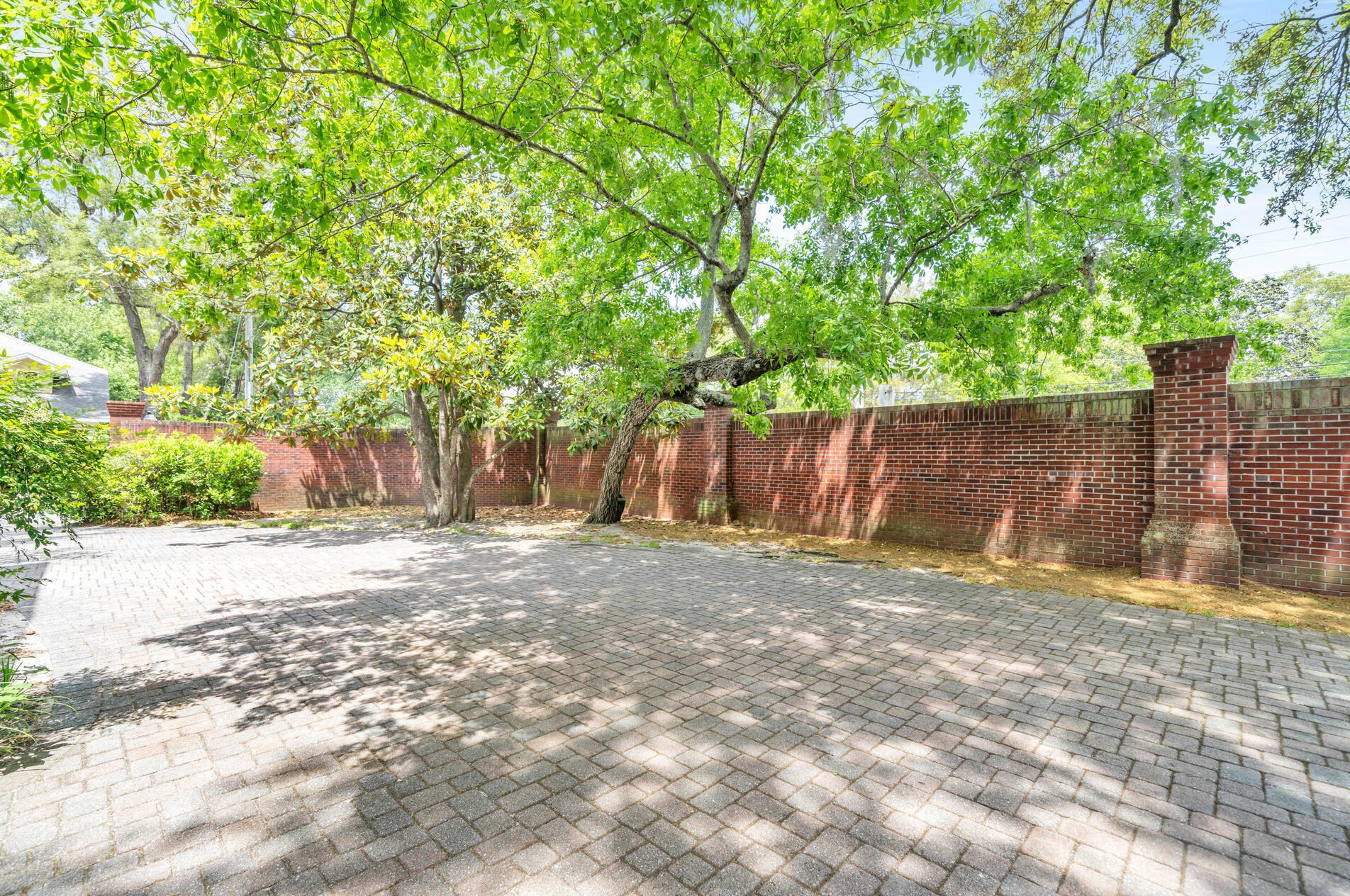 2 Plantation Oaks Dr, Mary Esther FL  32569-2902 exterior