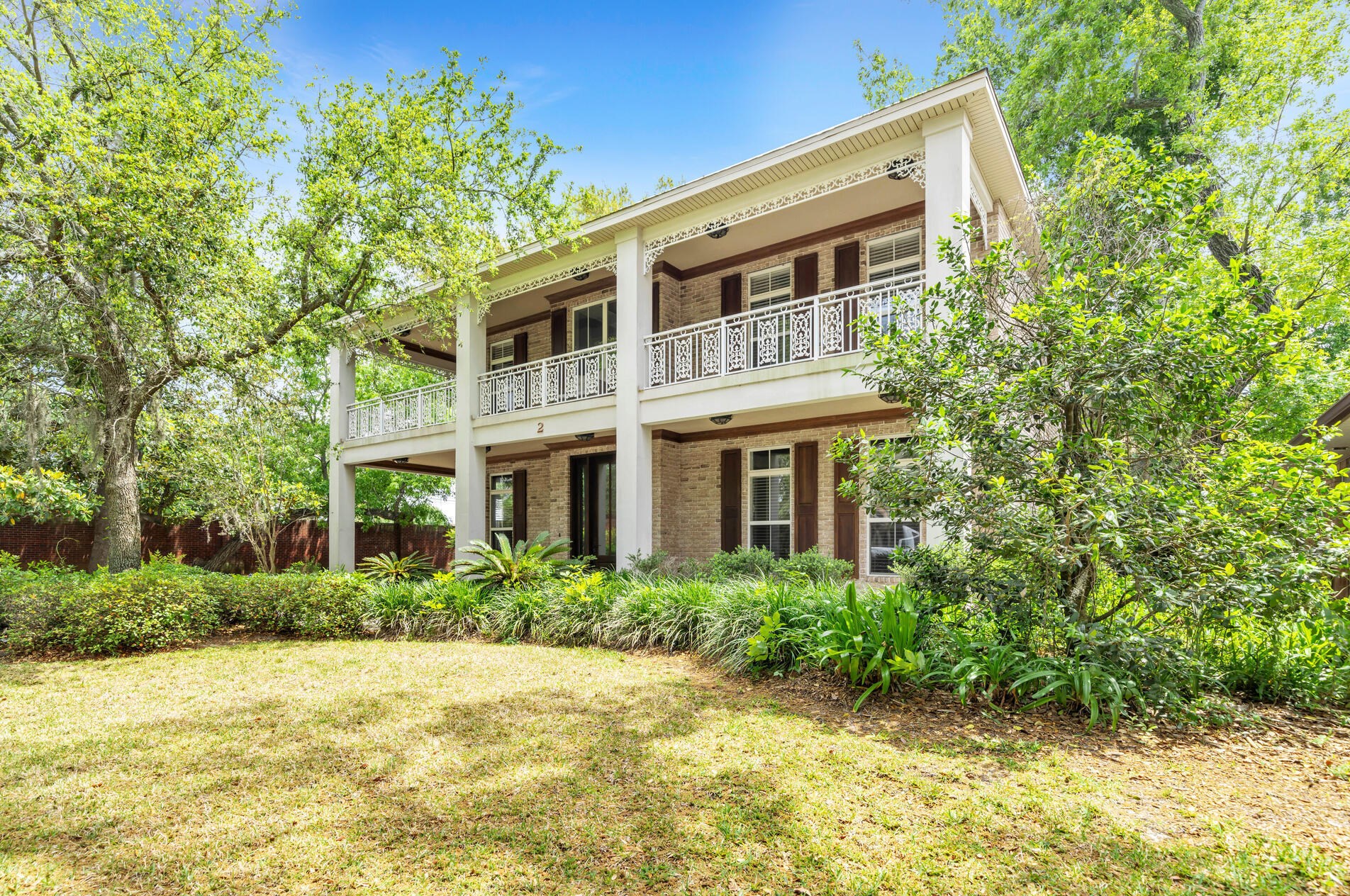 2 Plantation Oaks Dr, Mary Esther FL  32569-2902 exterior