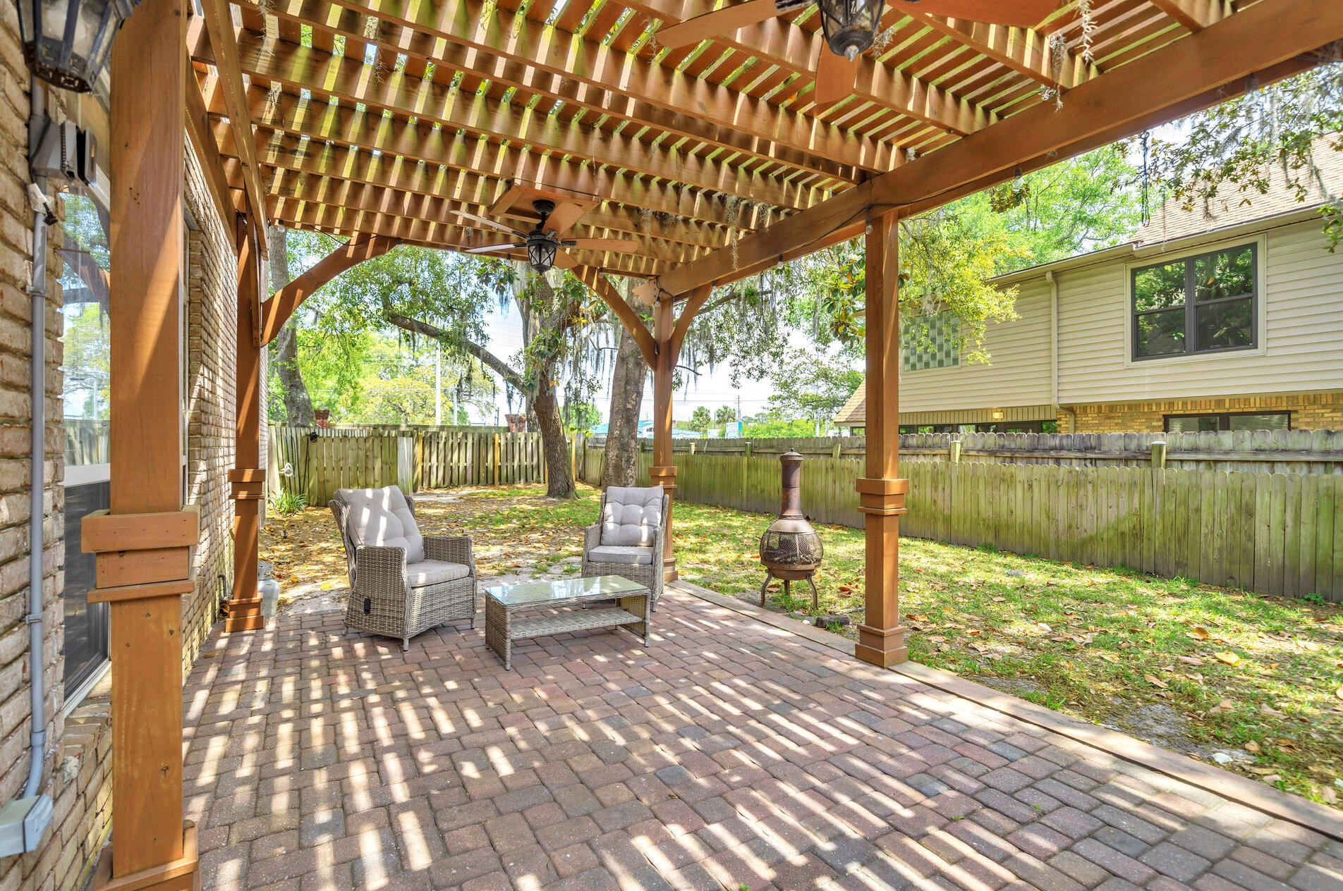 2 Plantation Oaks Dr, Mary Esther FL  32569-2902 exterior