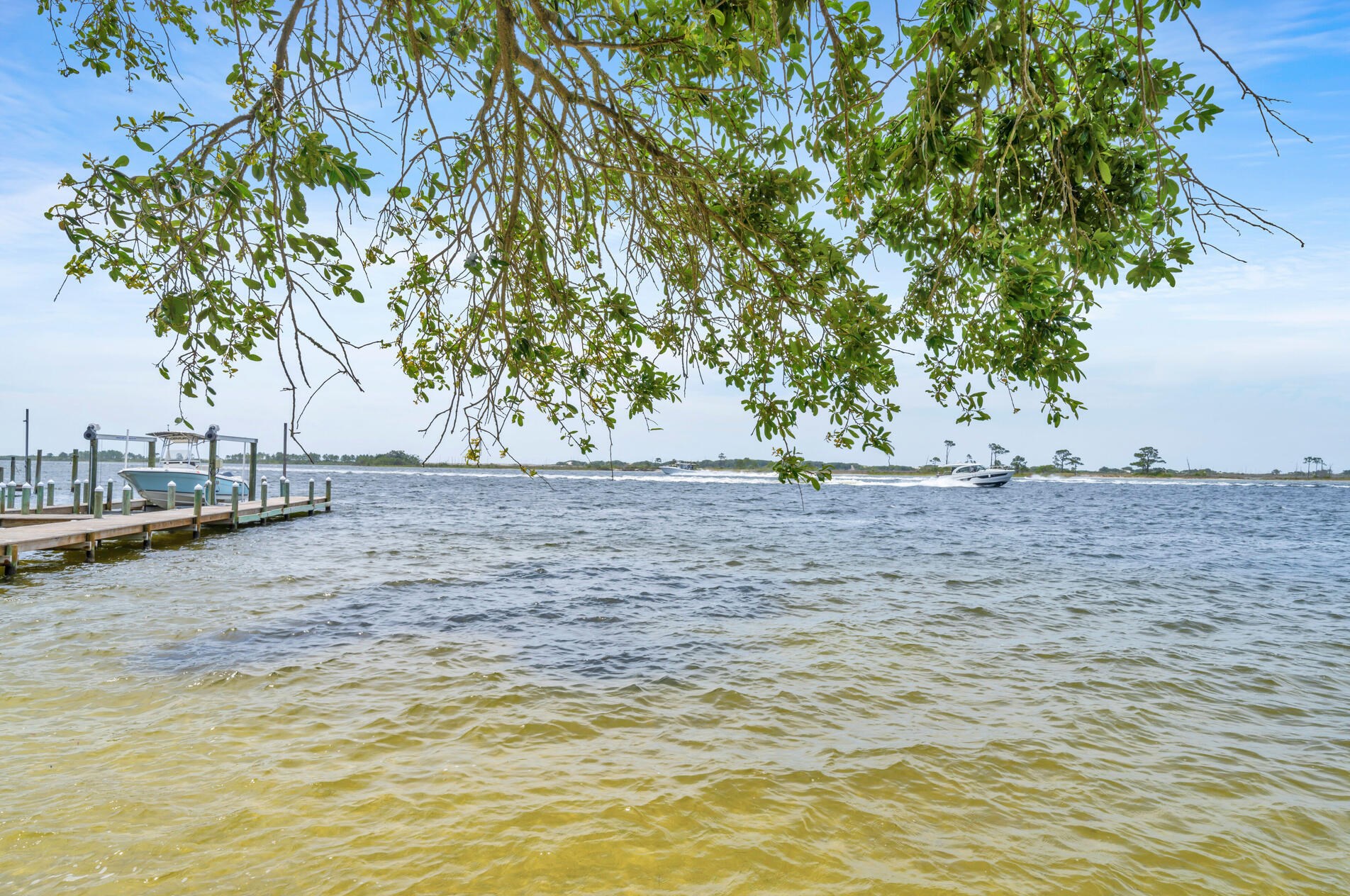 2 Plantation Oaks Dr, Mary Esther FL  32569-2902 exterior