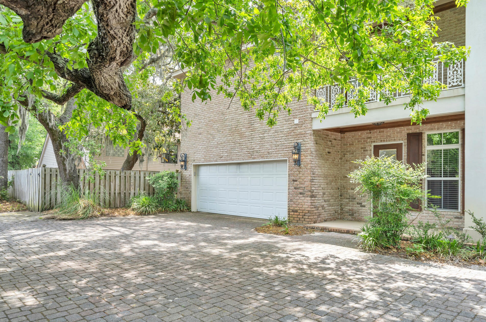 2 Plantation Oaks Dr, Mary Esther FL  32569-2902 exterior