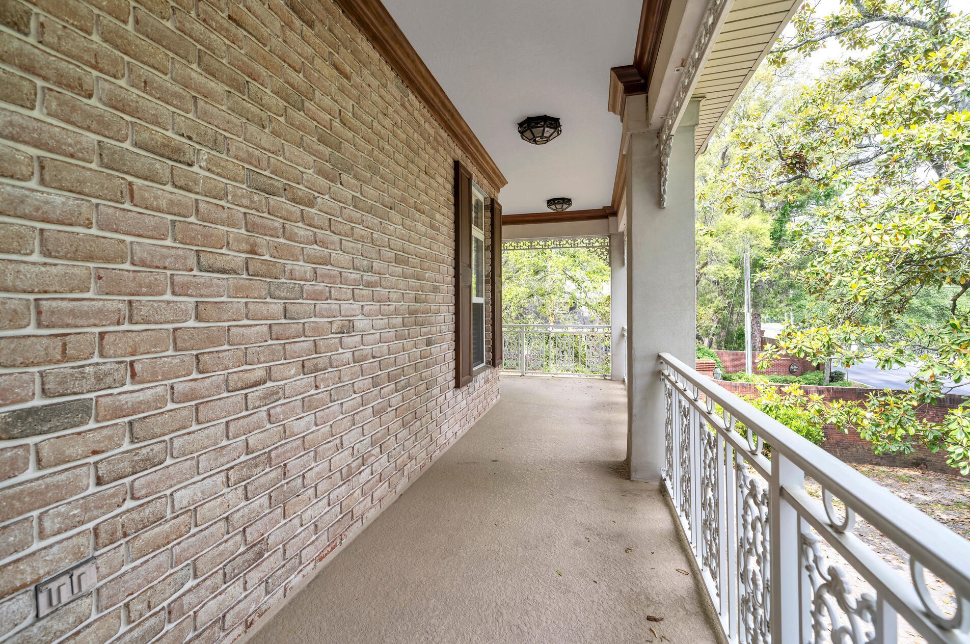 2 Plantation Oaks Dr, Mary Esther FL  32569-2902 exterior