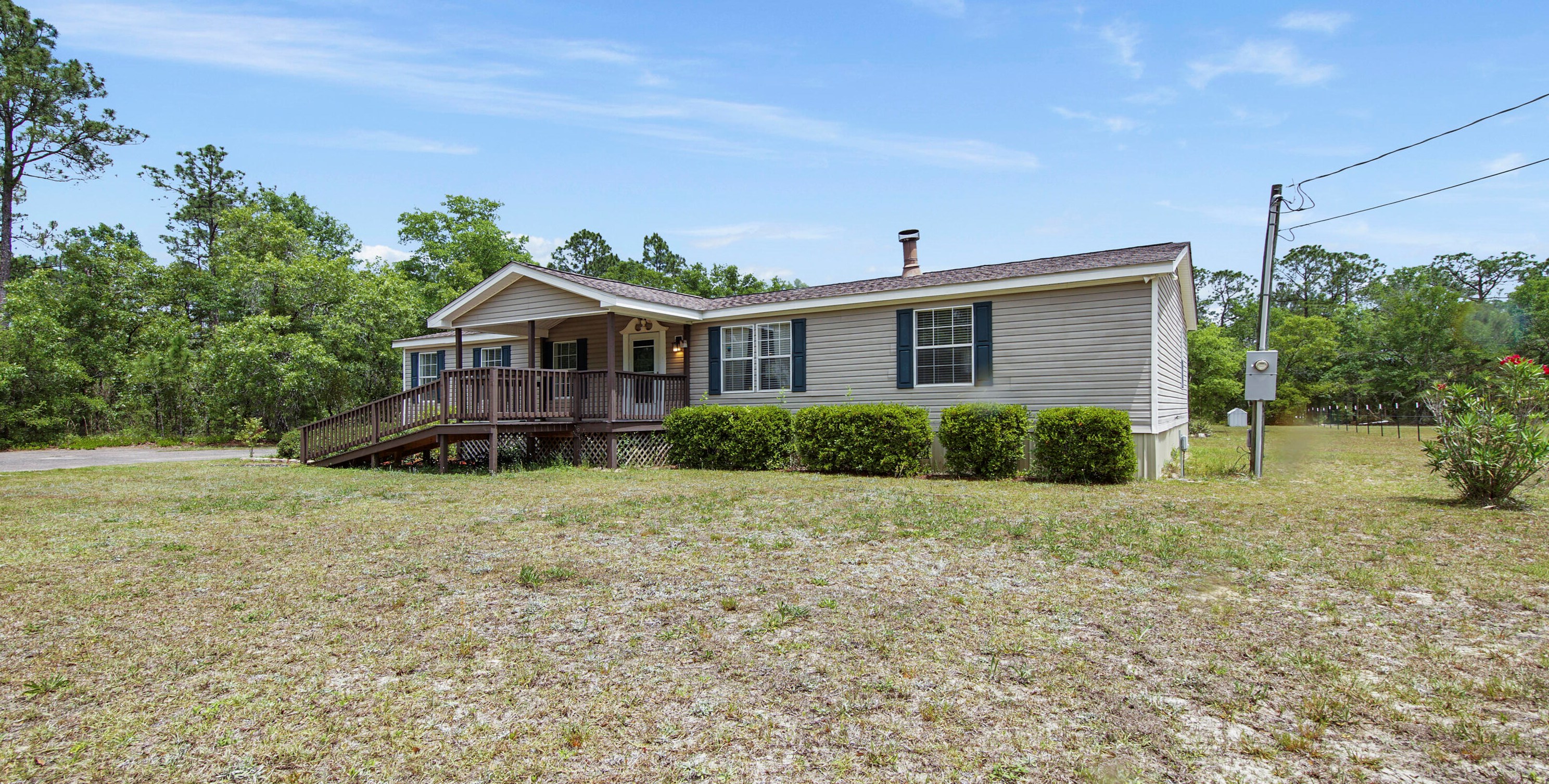 1041 Woodyard Rd, Defuniak Springs, FL 32435-4713