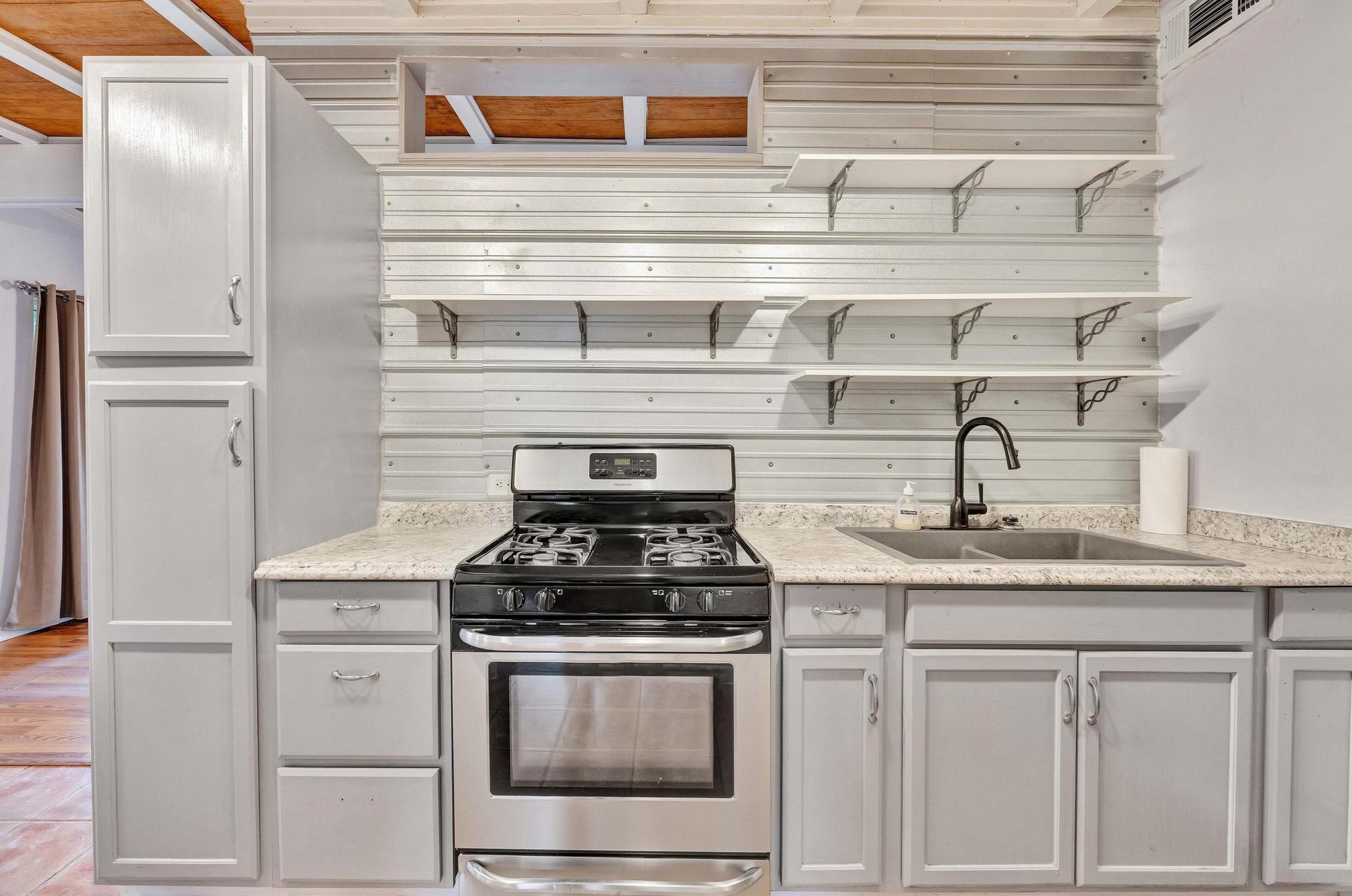 6 Laurie Dr, Fort Walton Beach FL  32548-5113 exterior