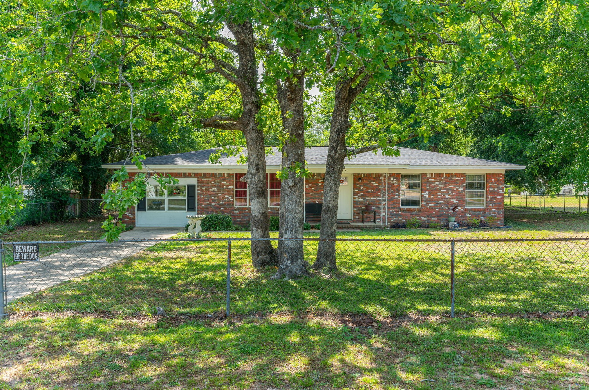 1215 Pinewood Ln, Crestview FL  32539-8509 exterior