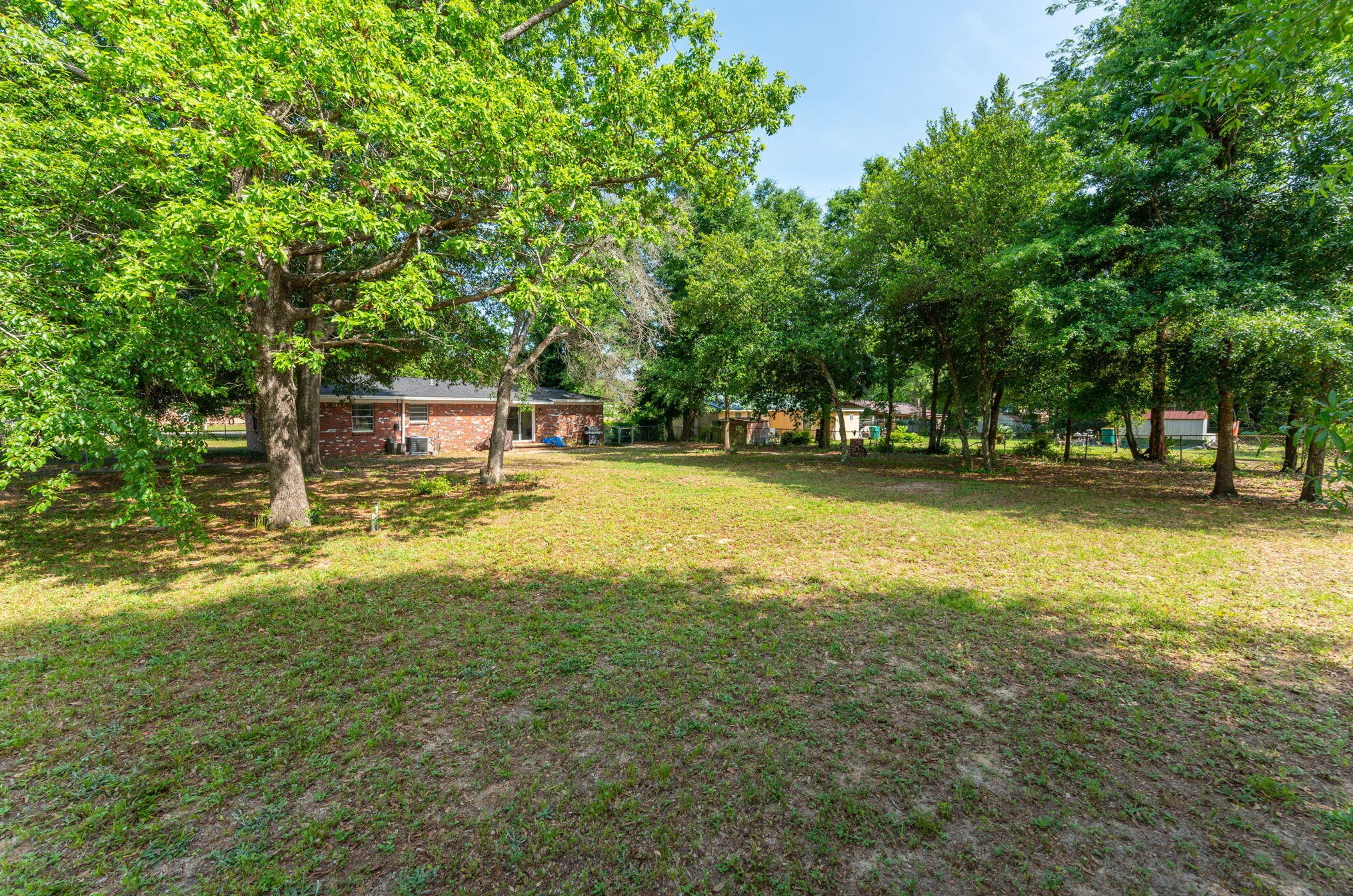 1215 Pinewood Ln, Crestview FL  32539-8509 exterior