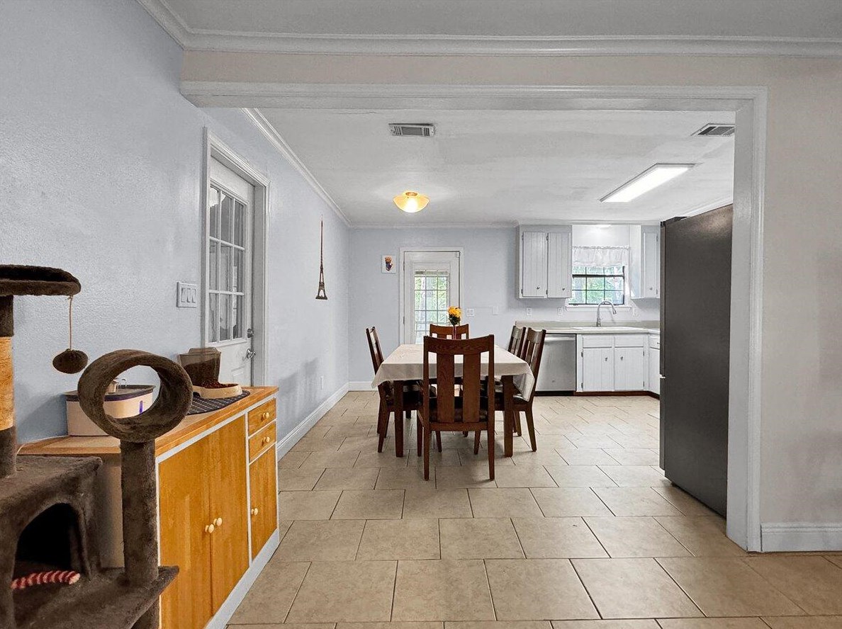 1347 Continental Dr, Pensacola FL 32506-3678 exterior