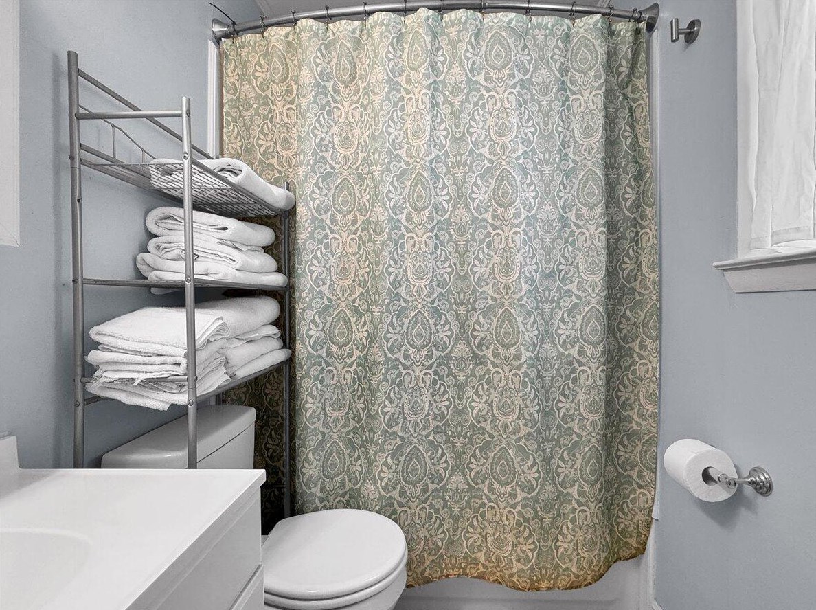 1347 Continental Dr, Pensacola FL 32506-3678 exterior