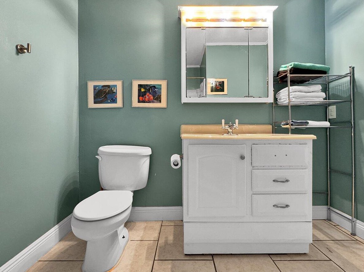 1347 Continental Dr, Pensacola FL 32506-3678 exterior