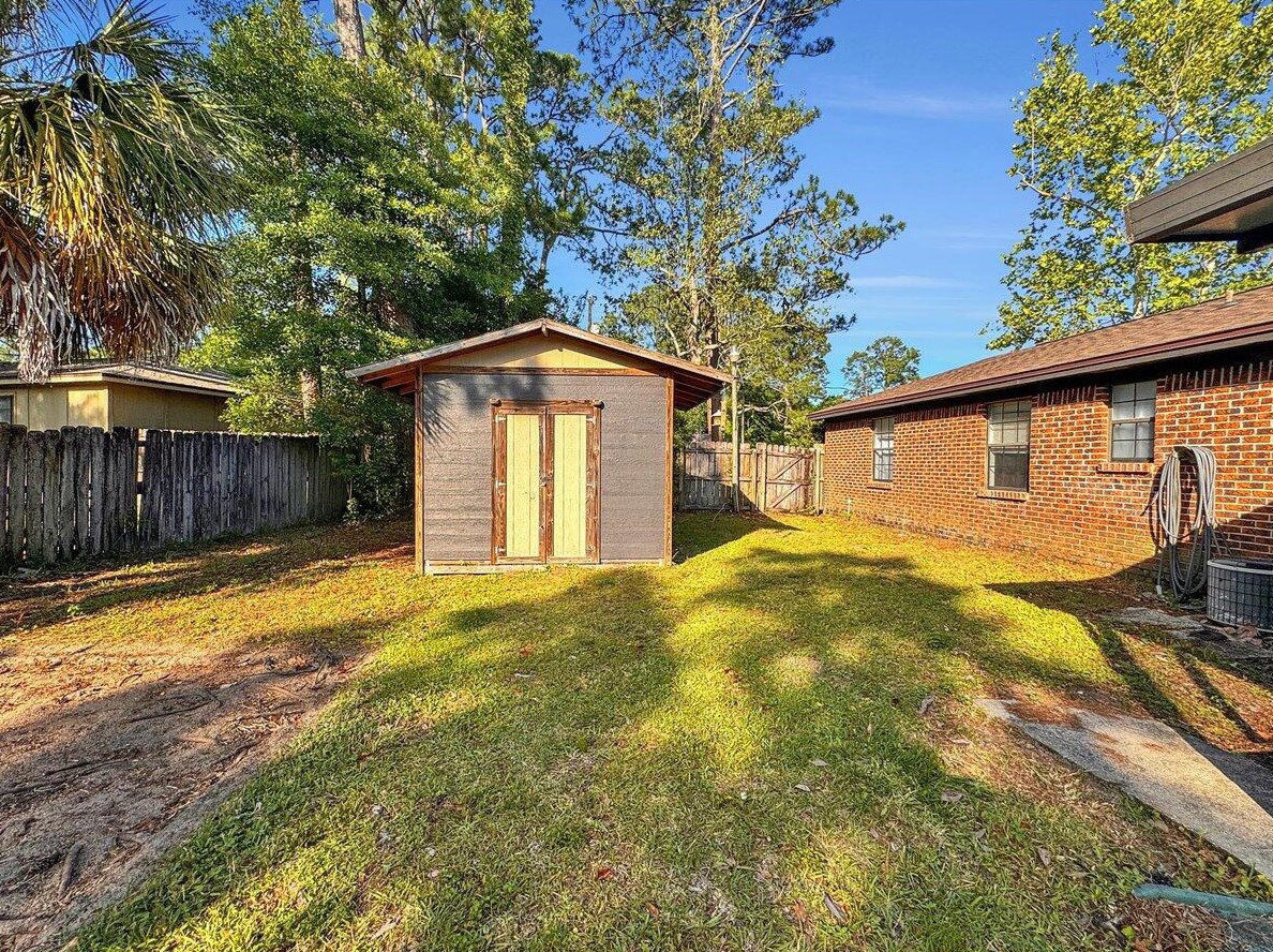 1347 Continental Dr, Pensacola FL 32506-3678 exterior