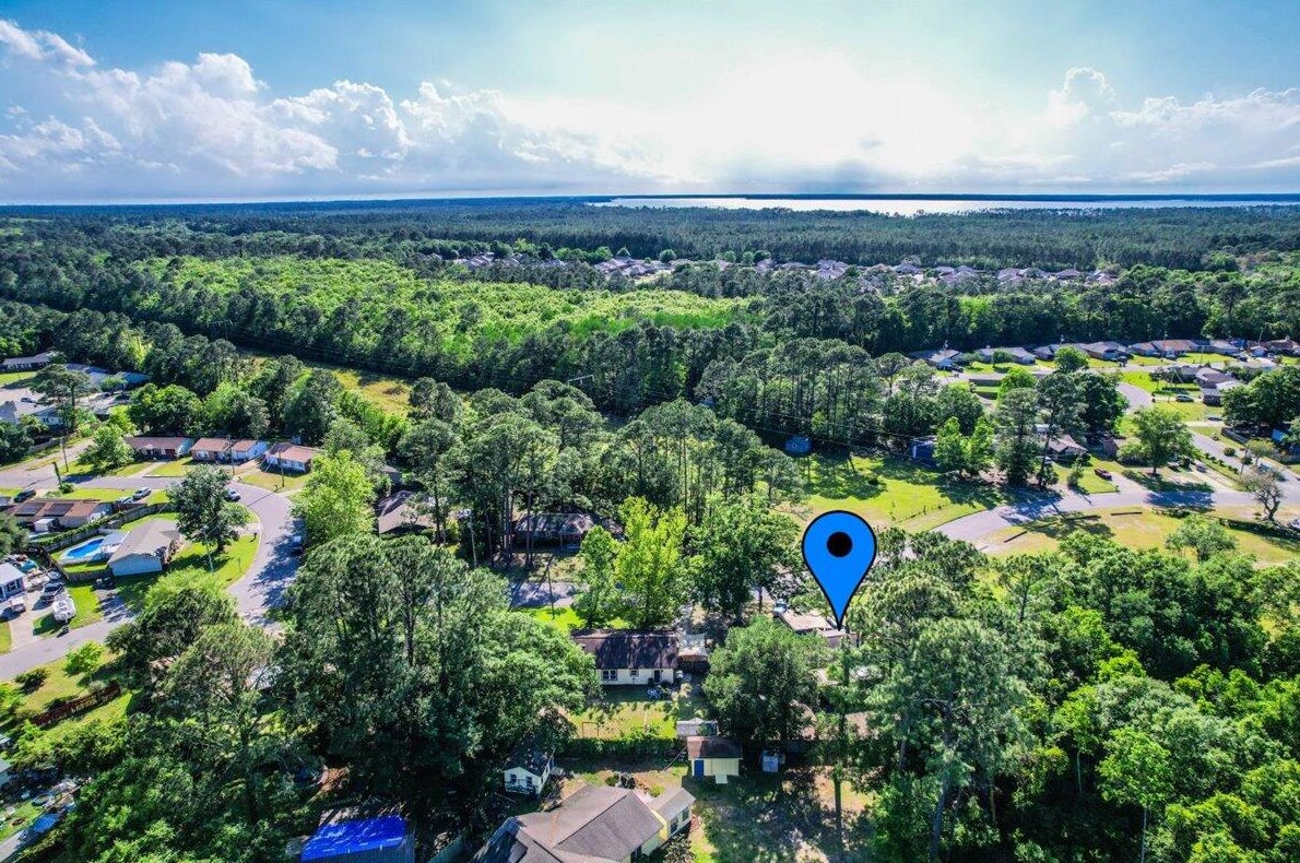 1347 Continental Dr, Pensacola FL 32506-3678 exterior