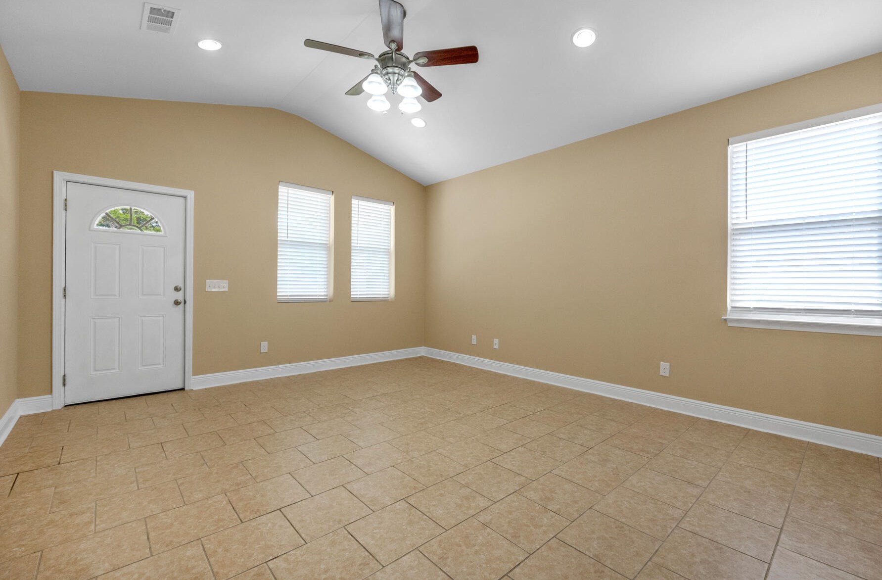 38 Virginia Ct, Niceville FL  32578-8230 exterior