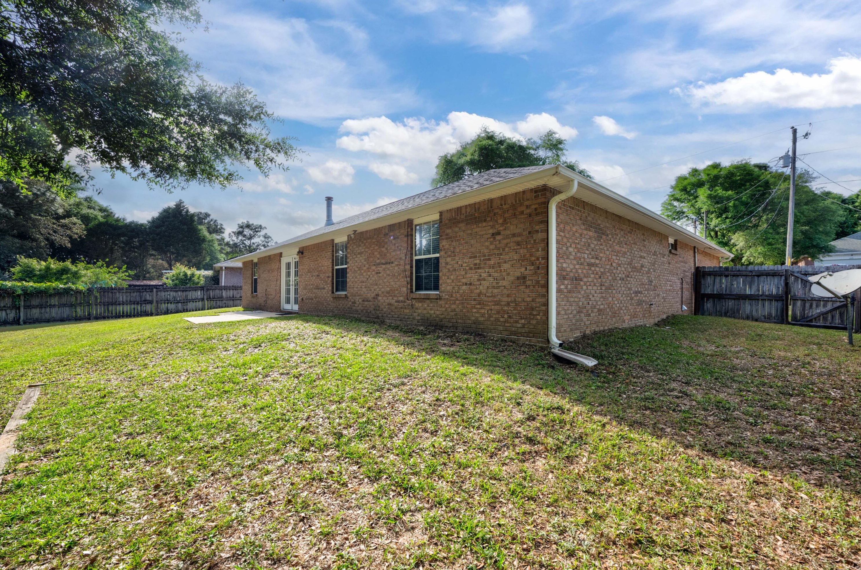 386 Riverchase Blvd, Crestview FL  32536-4297 exterior