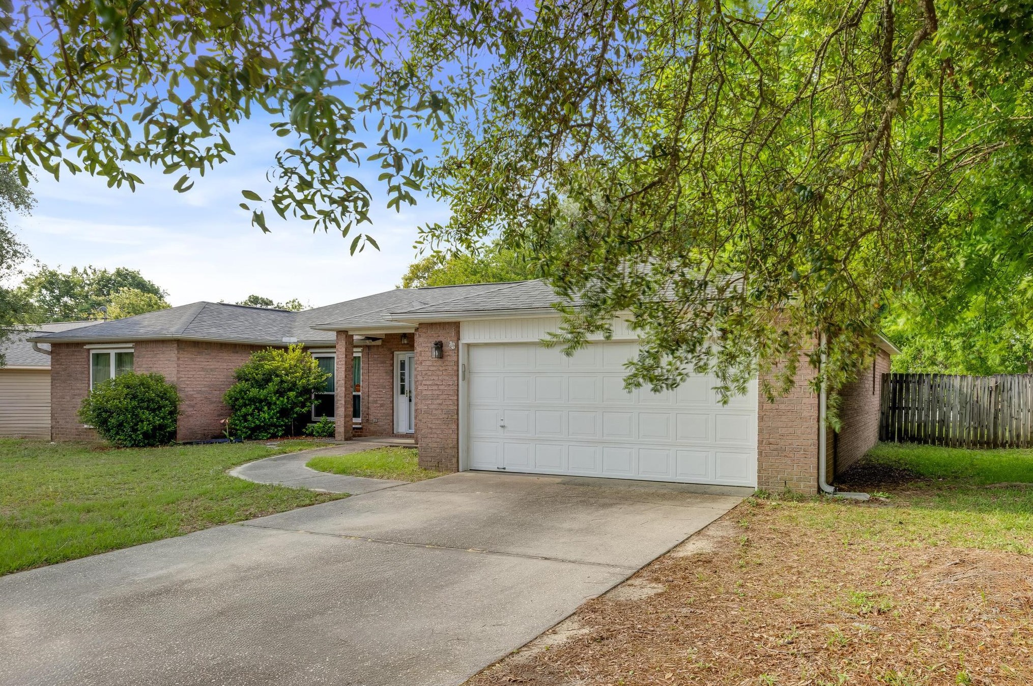 411 Christopher Dr, Crestview, FL 32536-9220