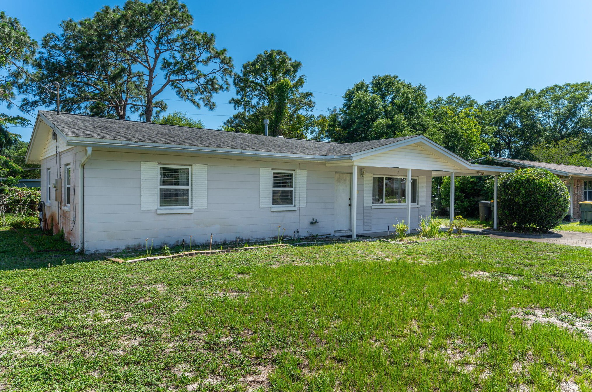 318 Oakland Cir, Fort Walton Beach FL  32548-4622 exterior
