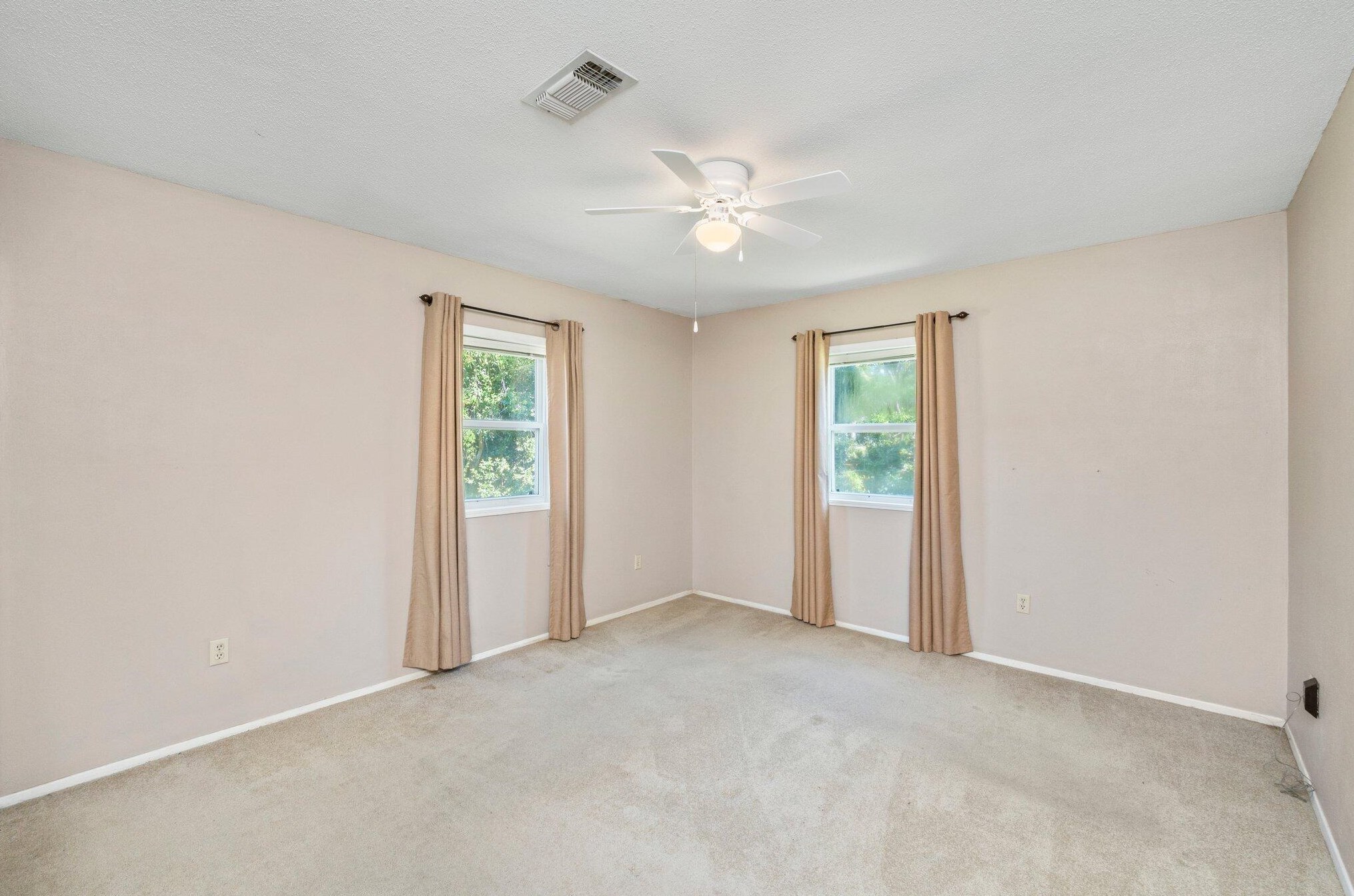 318 Oakland Cir, Fort Walton Beach FL  32548-4622 exterior