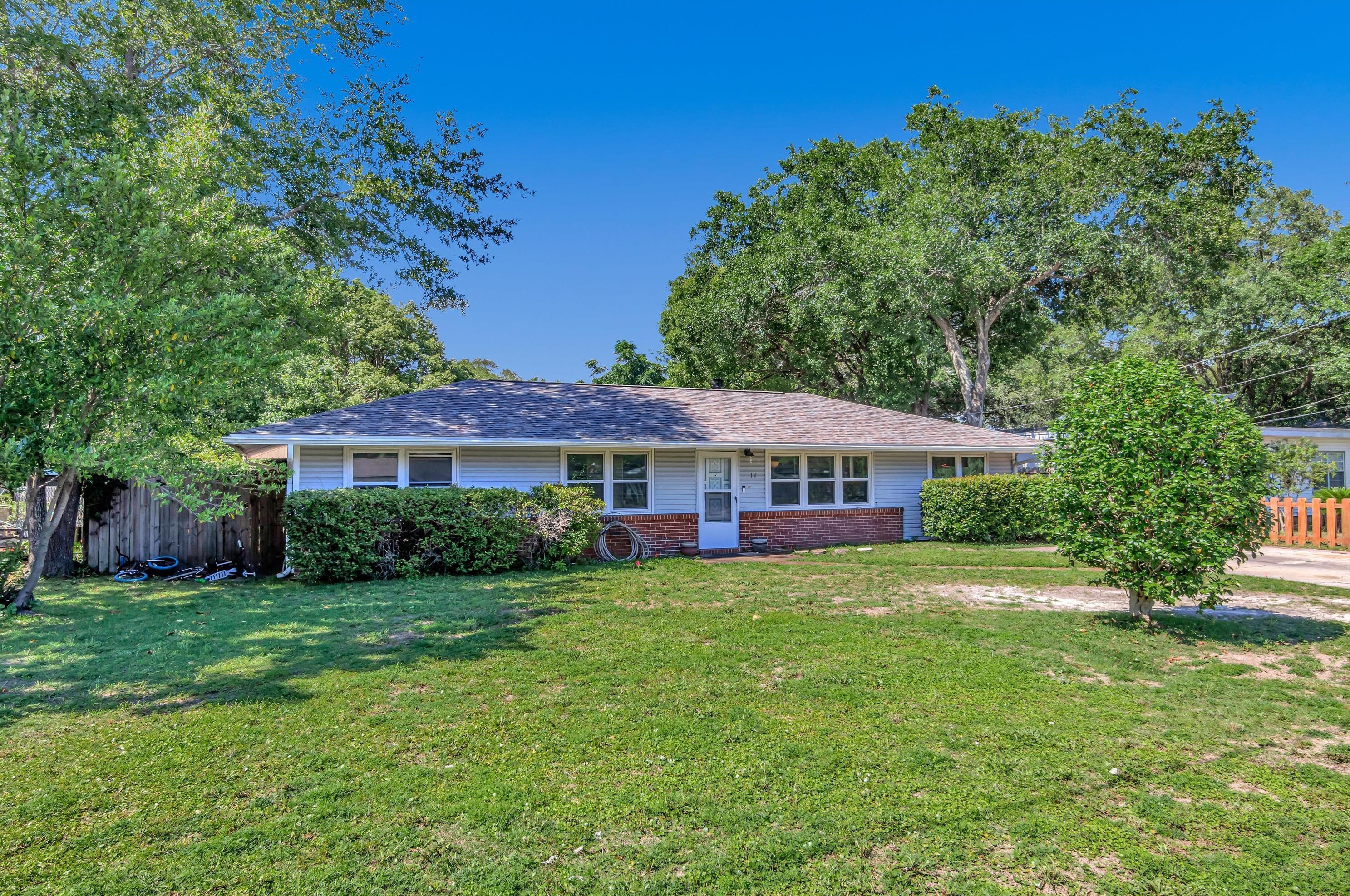 17 Nw Highland Dr Nw, Fort Walton Beach, FL 32548