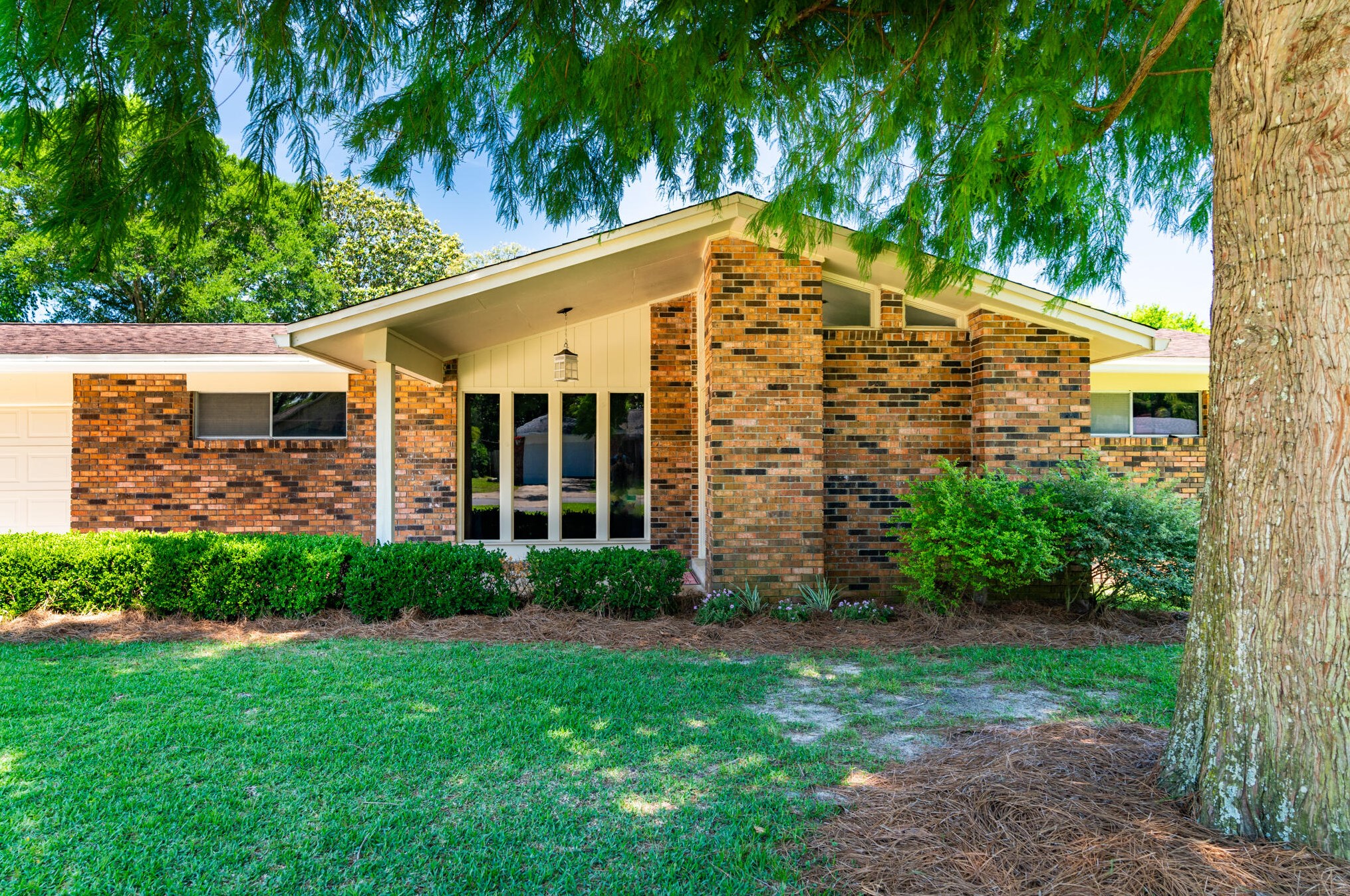 628 Powell Dr, Fort Walton Beach, FL 32547-1715