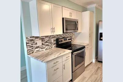 209 W Miracle Strip Parkway W #APT B202, Mary Esther, FL 32569 - Photo 4