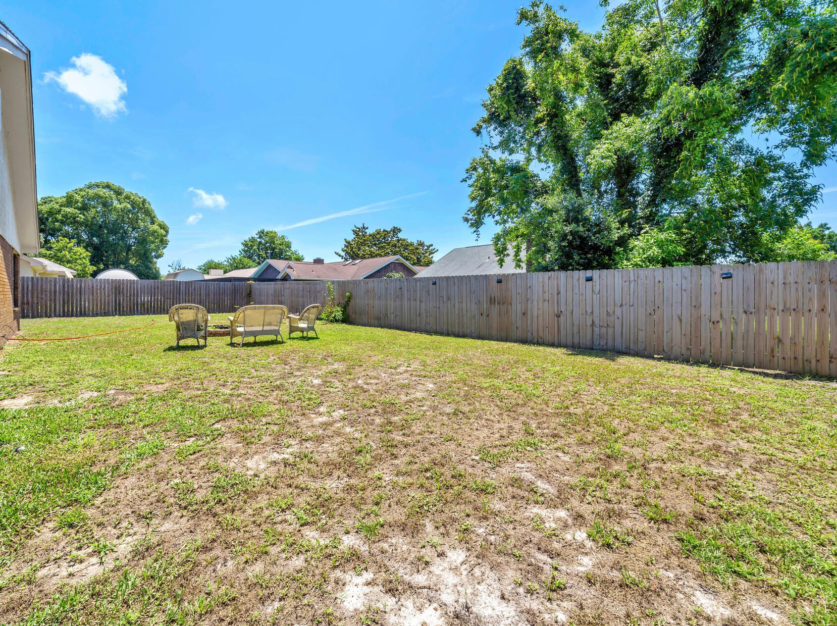 405 Rue Des Tours, Mary Esther FL  32569-2342 exterior