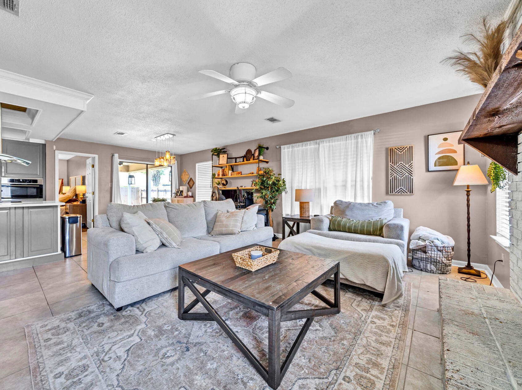 405 Rue Des Tours, Mary Esther FL  32569-2342 exterior