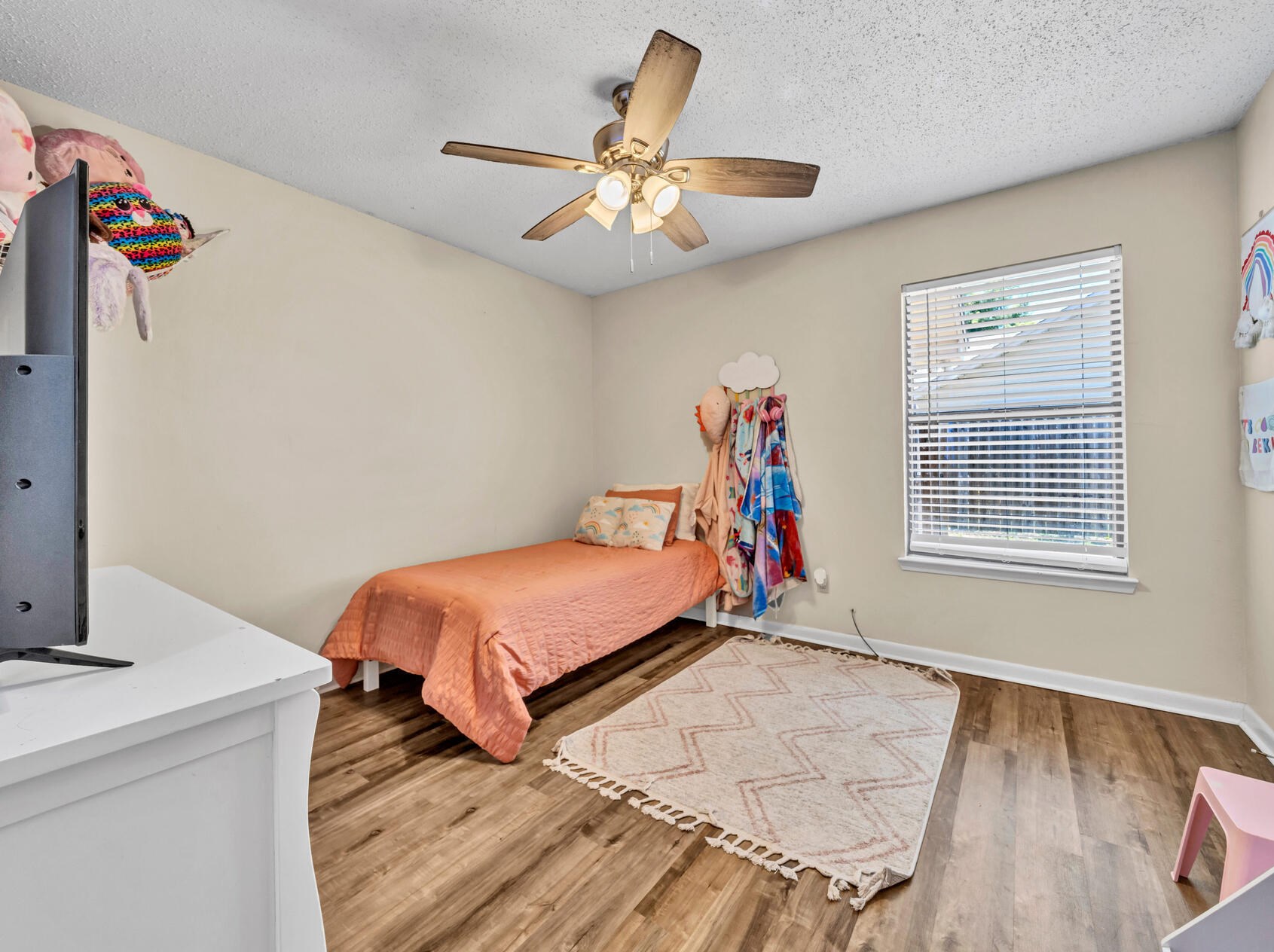 405 Rue Des Tours, Mary Esther FL  32569-2342 exterior