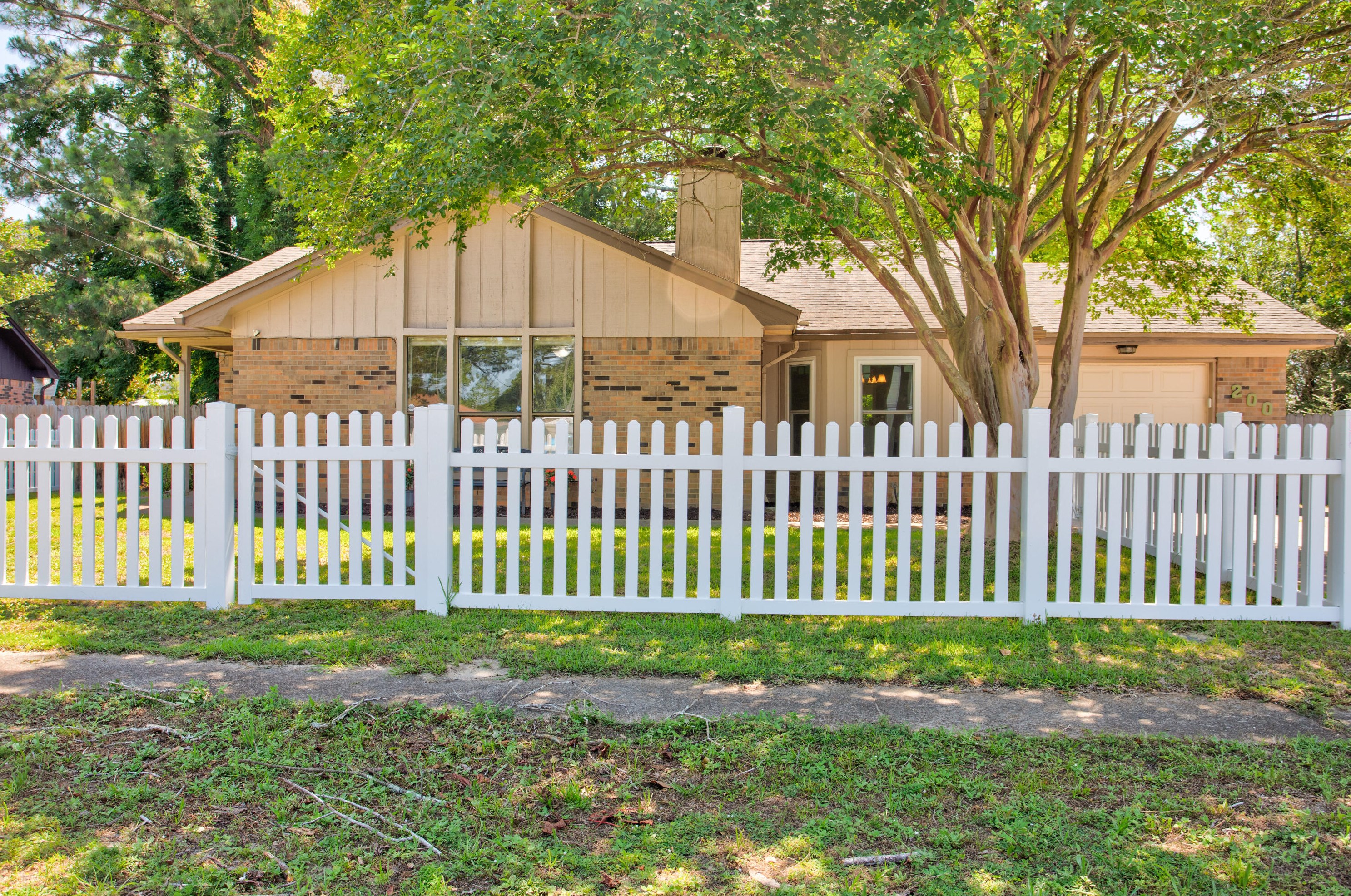 200 Seville Cir, Mary Esther, FL 32569-3400