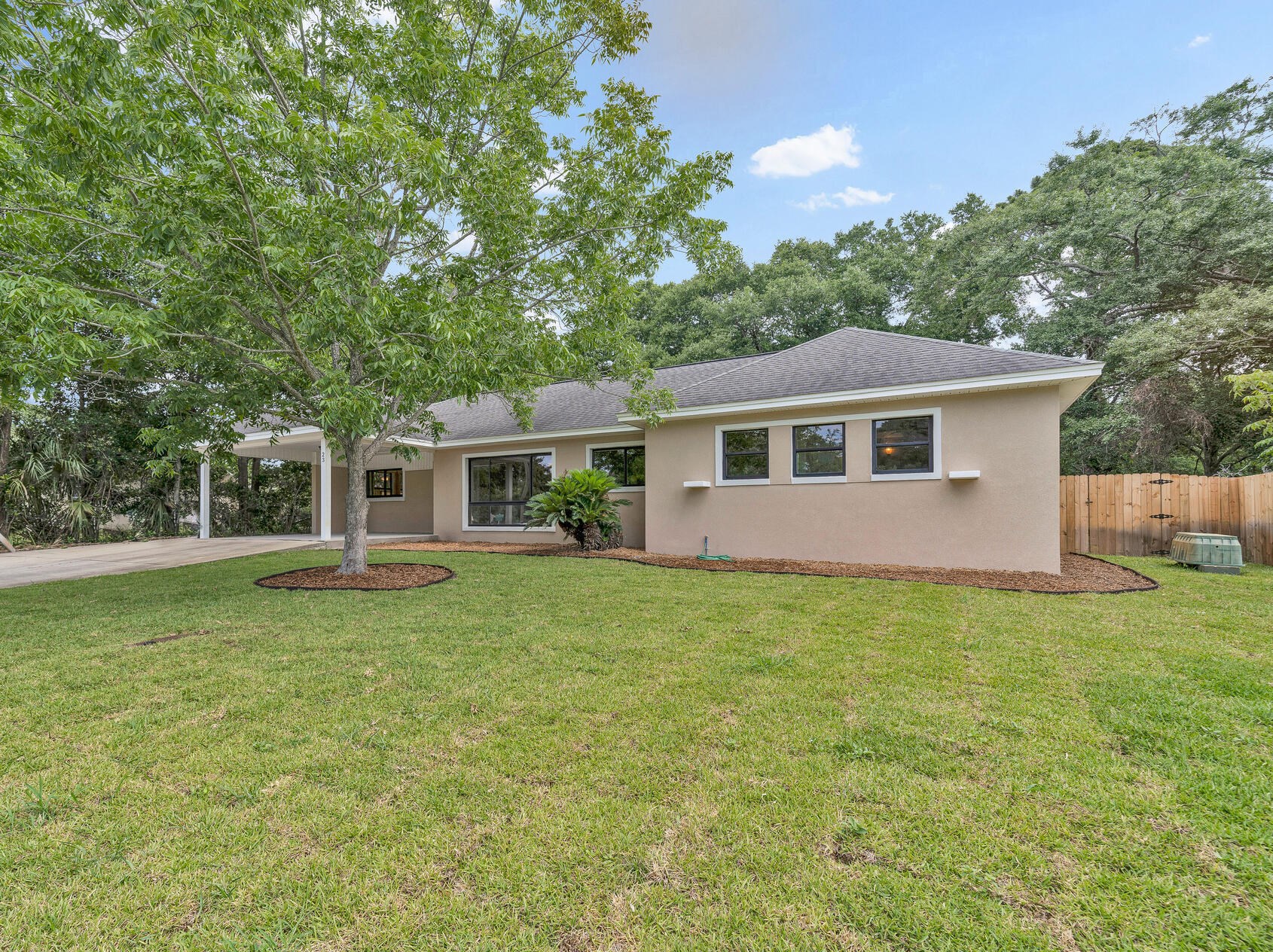 23 Oregon Dr, Fort Walton Beach FL  32548-5013 exterior