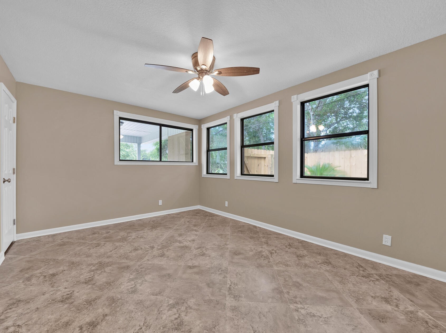 23 Oregon Dr, Fort Walton Beach FL  32548-5039 exterior