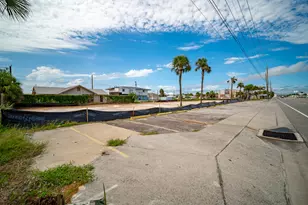 4010 Thomas Dr, Panama City Beach, FL 32408 - Photo 10