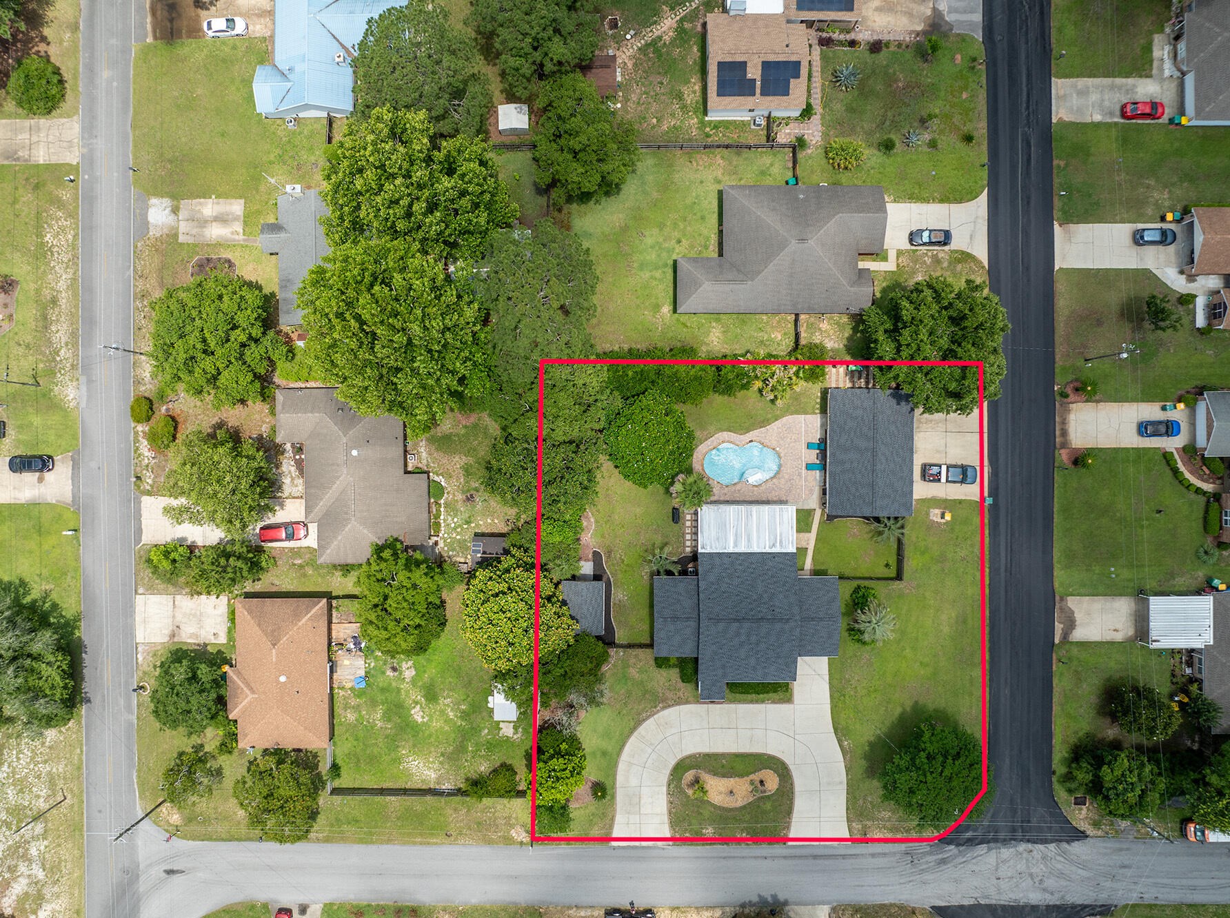 635 Pine St, Mary Esther, FL 32569-1337