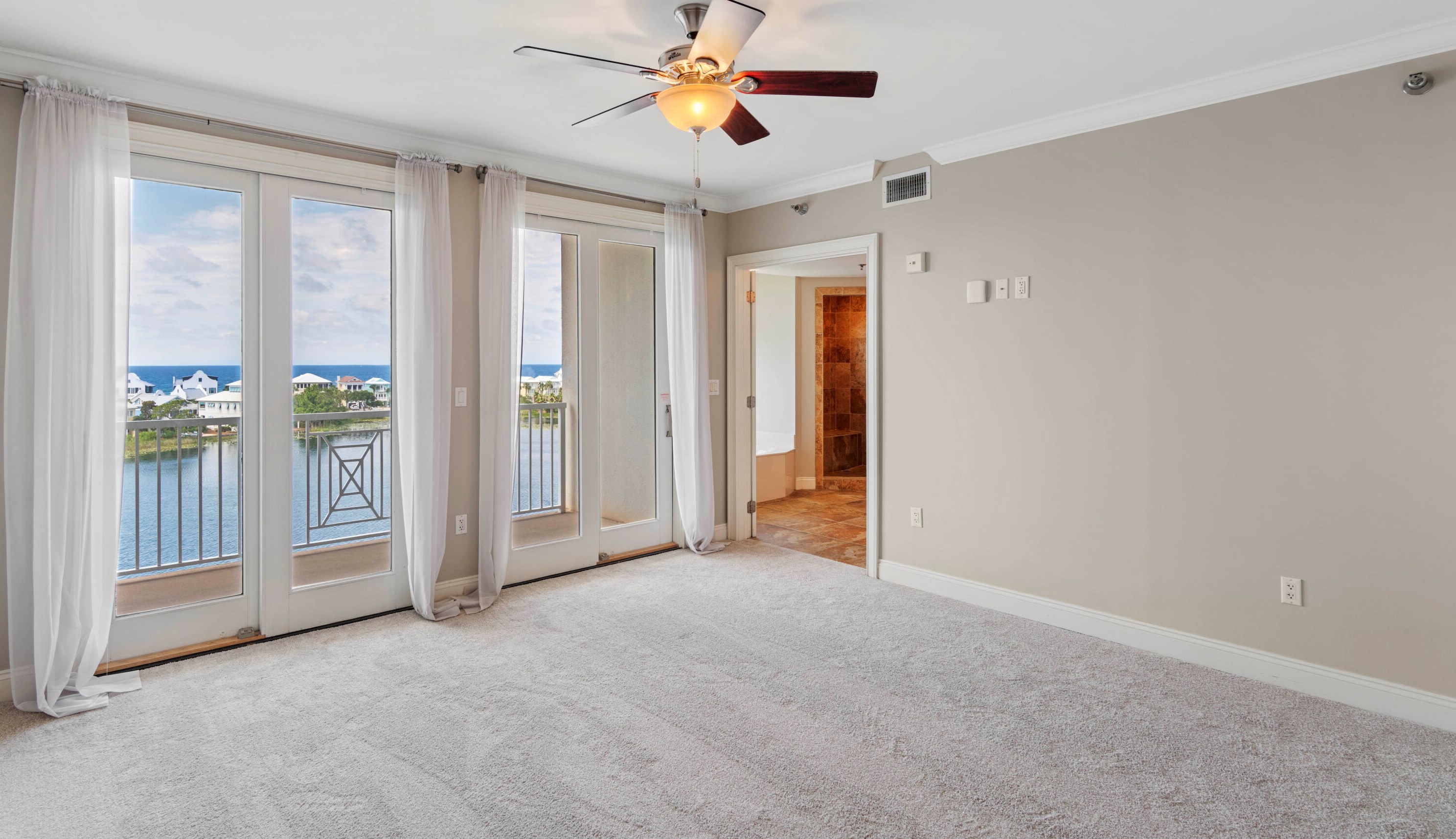 114 Carillon Market St #506, Panama City, FL 32407