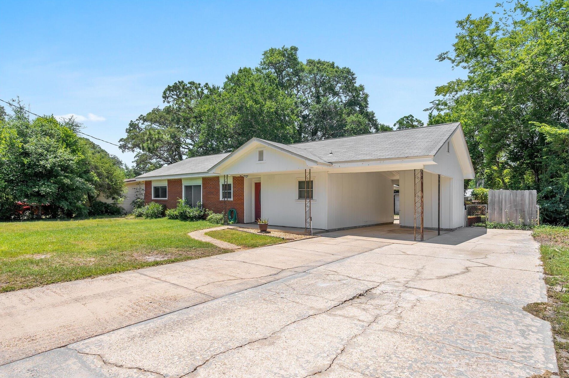 124 Jamestown Ave, Fort Walton Beach, FL 32547