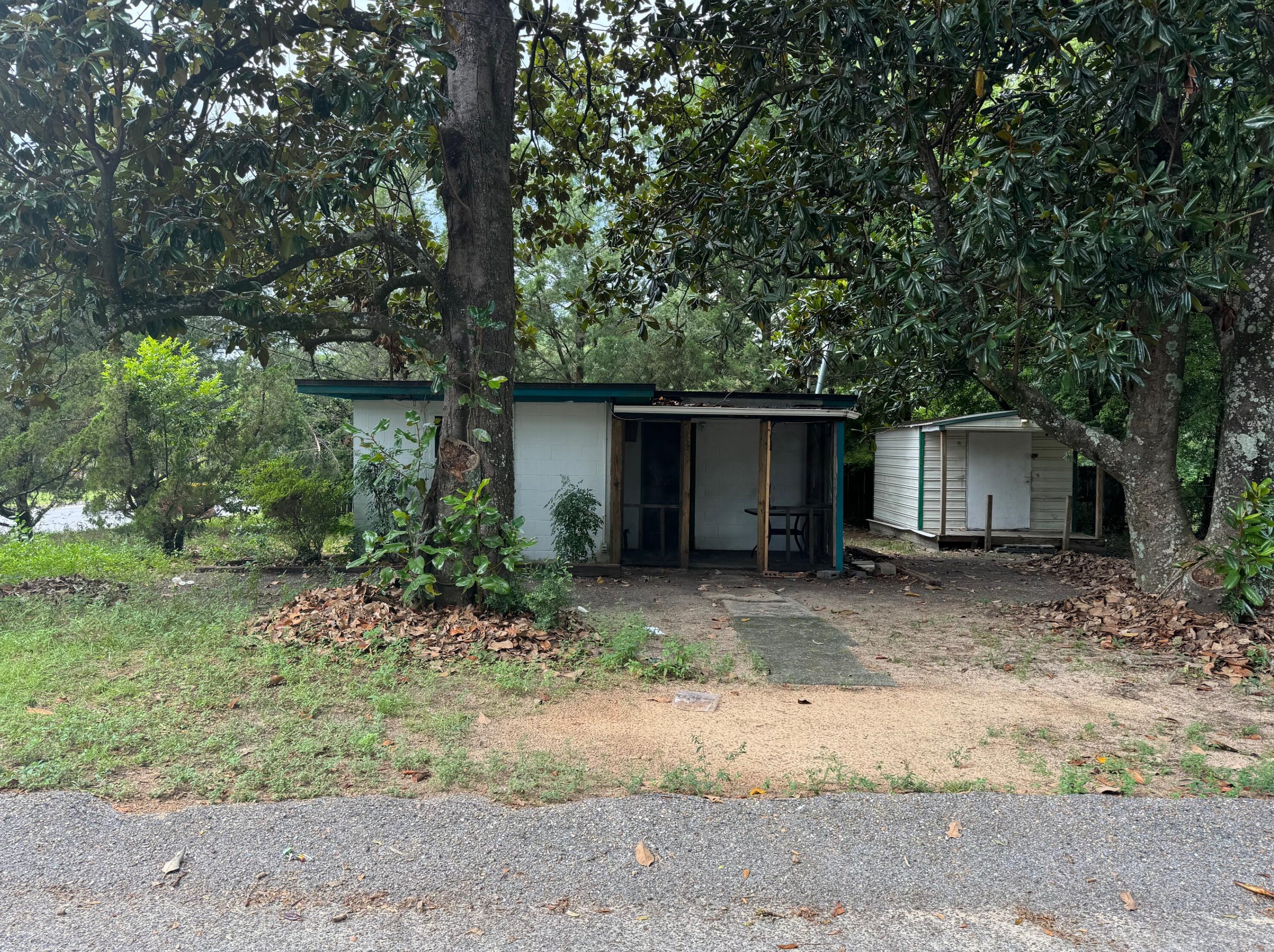 596 Brock Ave, Crestview, FL 32539
