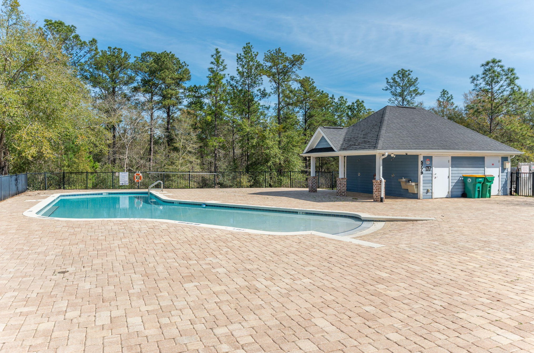 5771 E Dogwood Dr E, Crestview, FL 32539