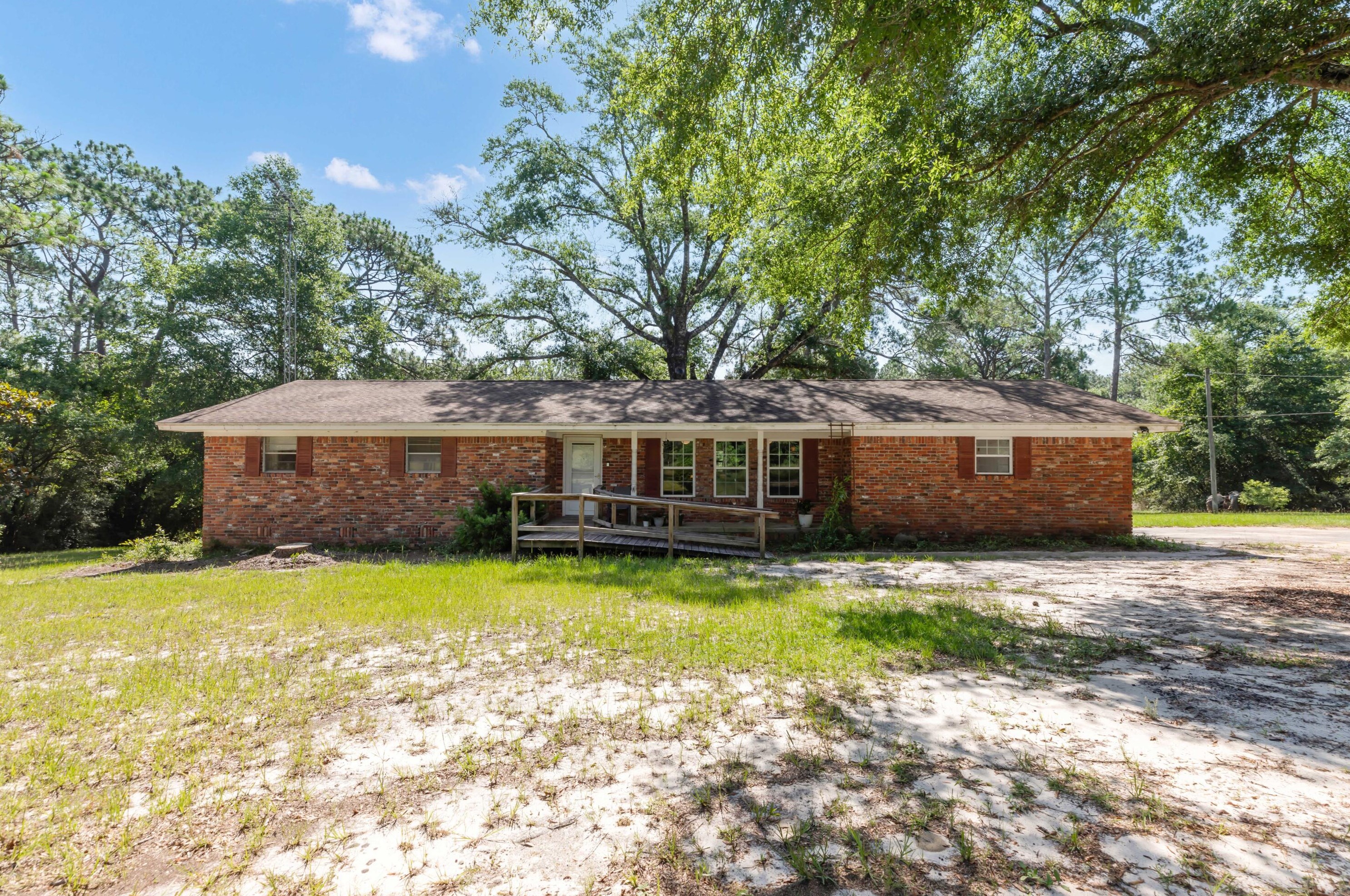 3199 Stewart Rd, Crestview, FL 32539
