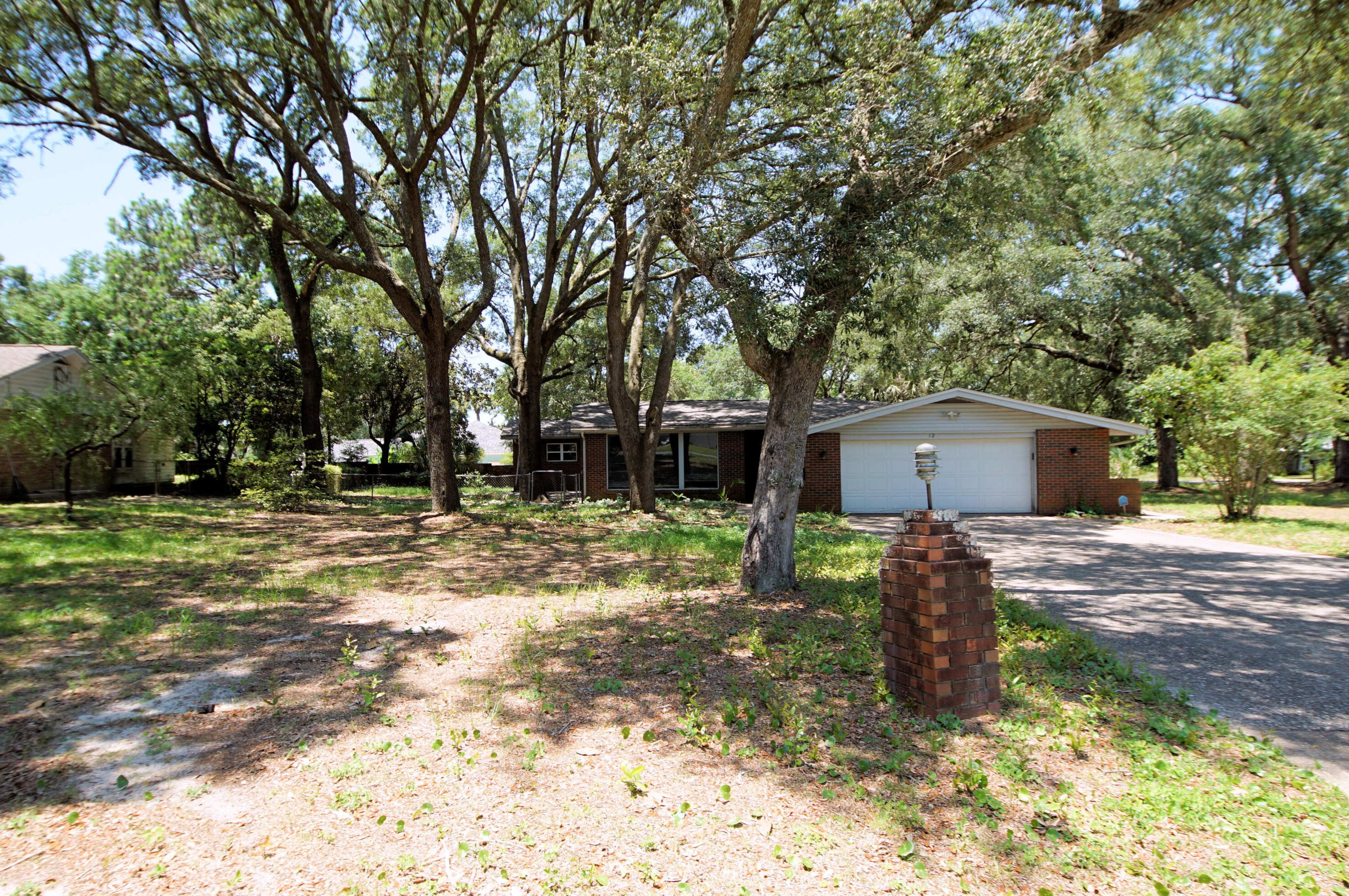 12 Longwood Dr, Shalimar, FL 32579