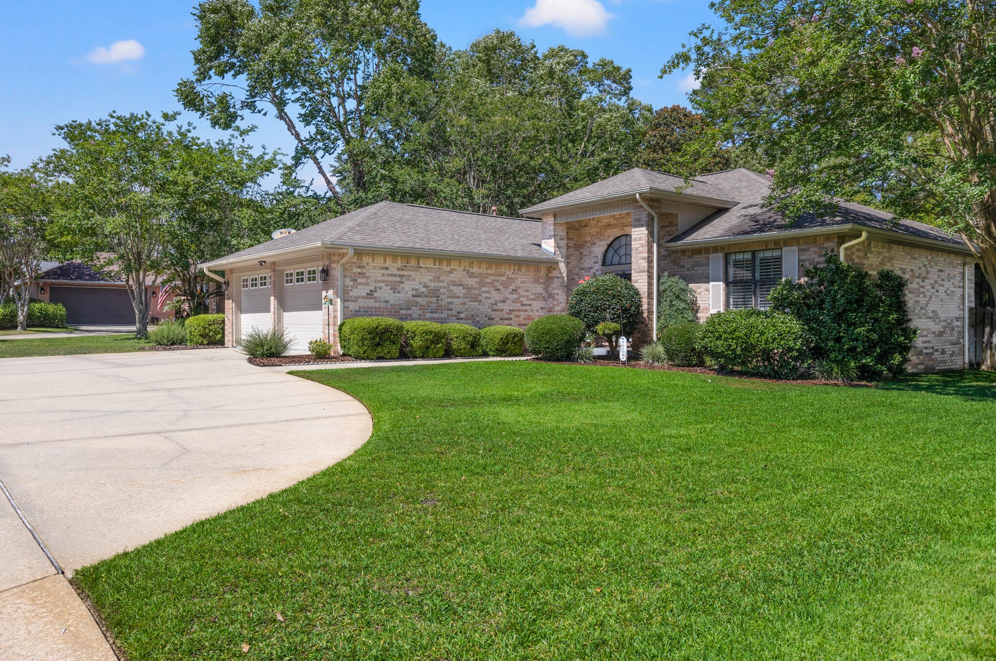 48 Hillcrest Dr, Shalimar, FL 32579