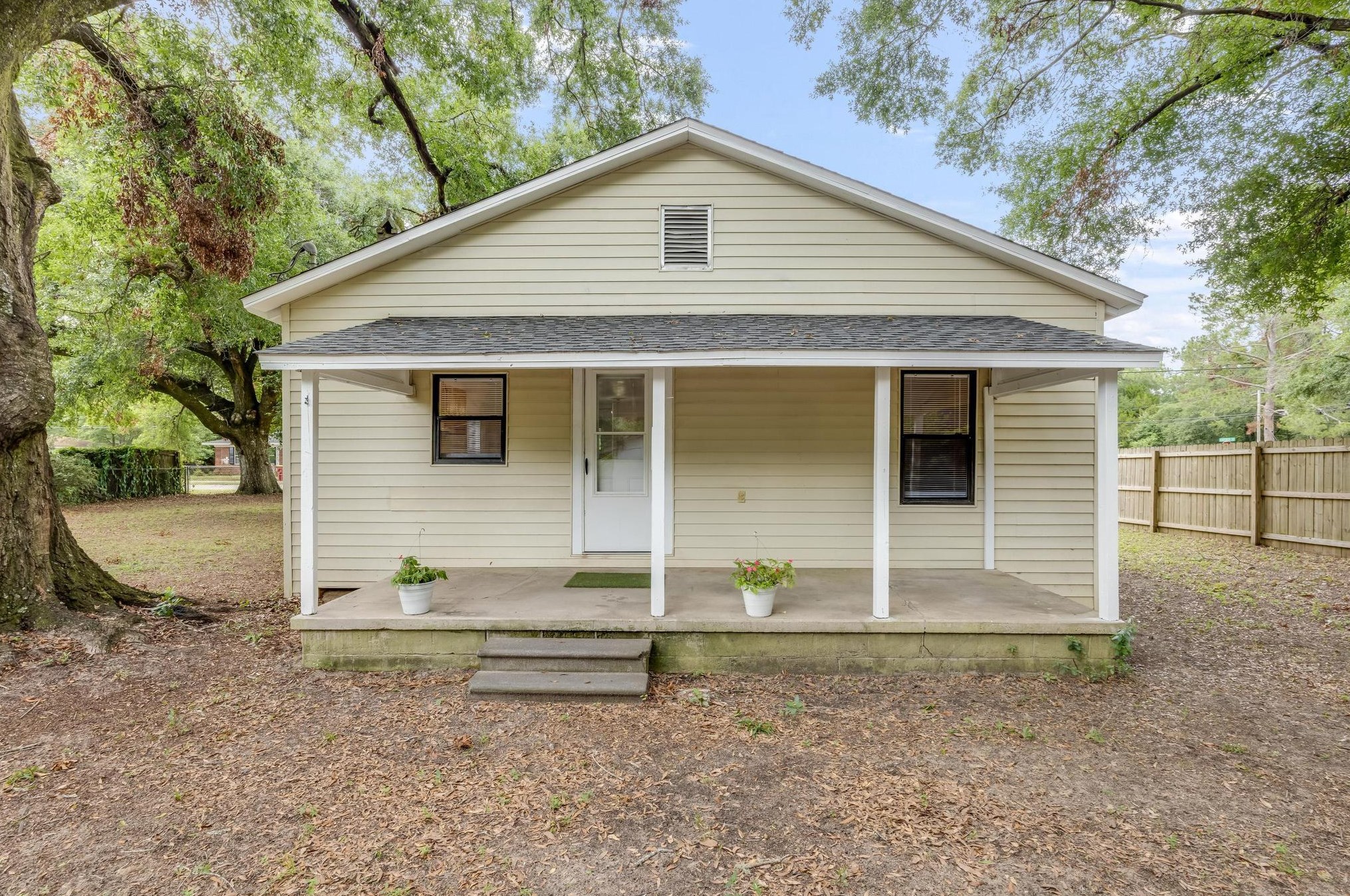 478 Long Dr, Crestview, FL 32539