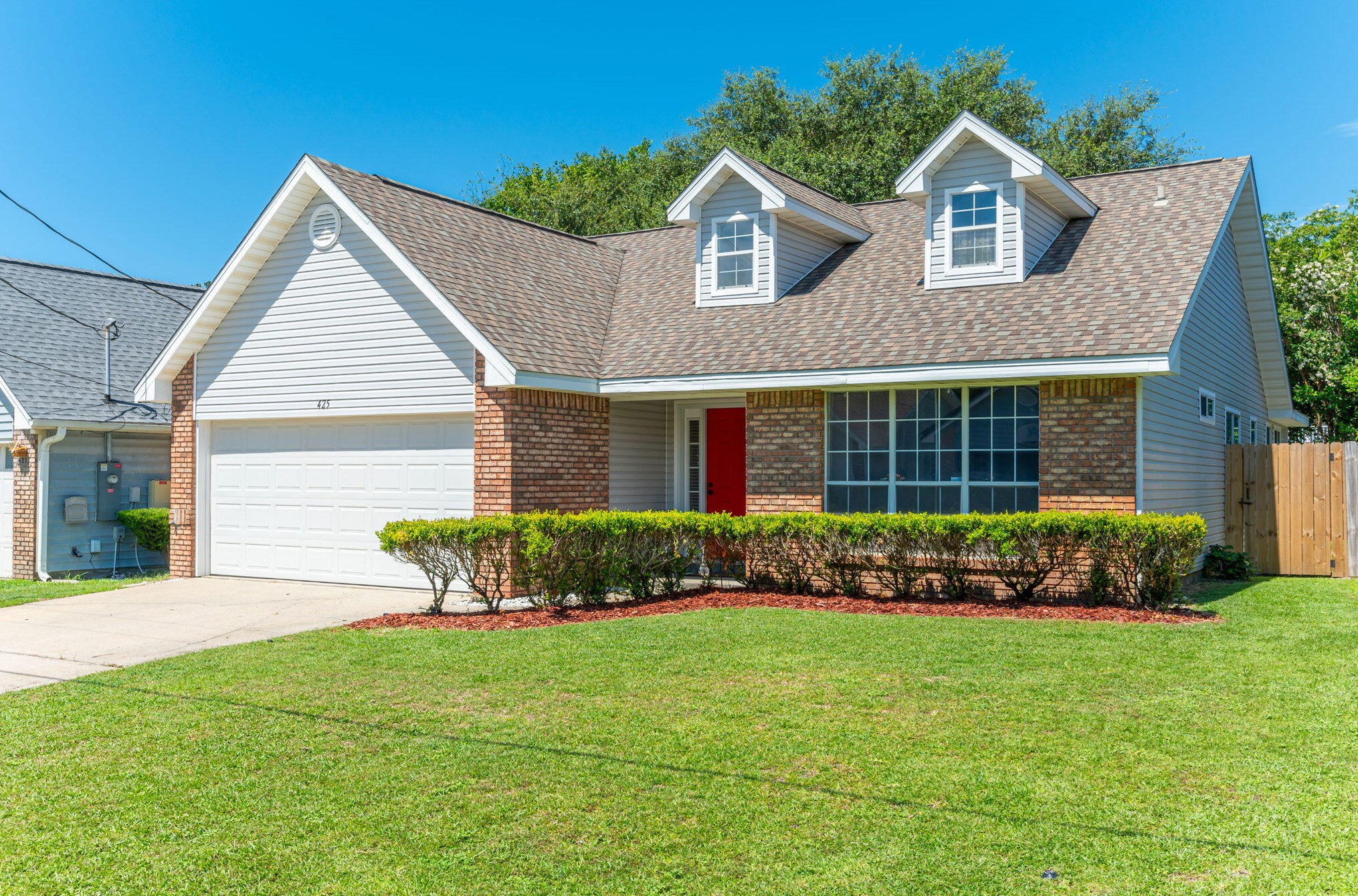 425 Sandy Ridge Cir, Mary Esther, FL 32569-2113