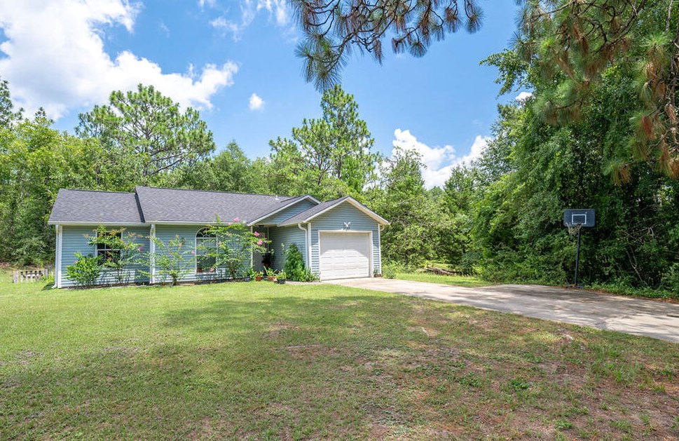5735 Fairchild Rd, Crestview, FL 32539