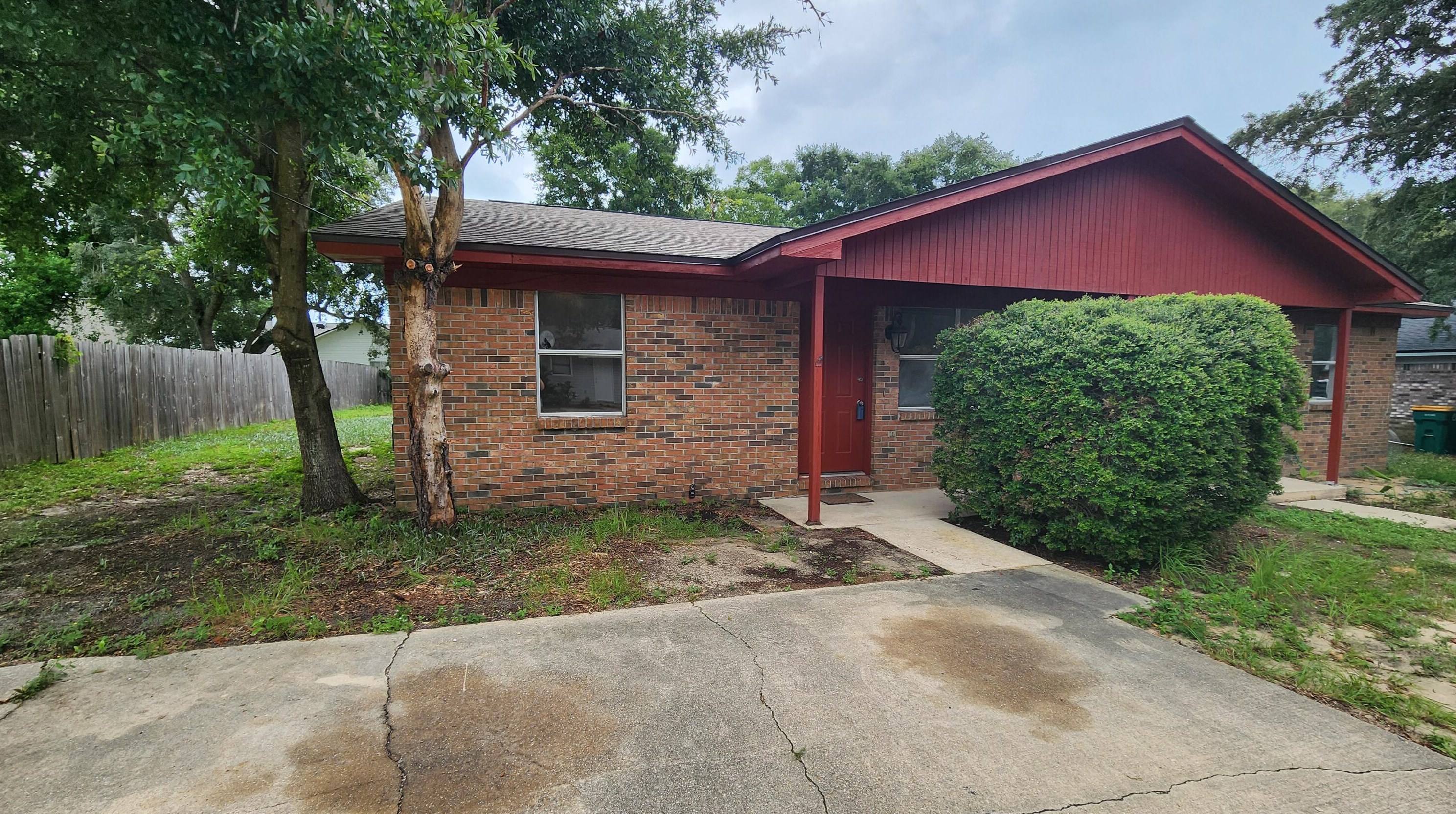 86 Josie Rd, Mary Esther, FL 32569