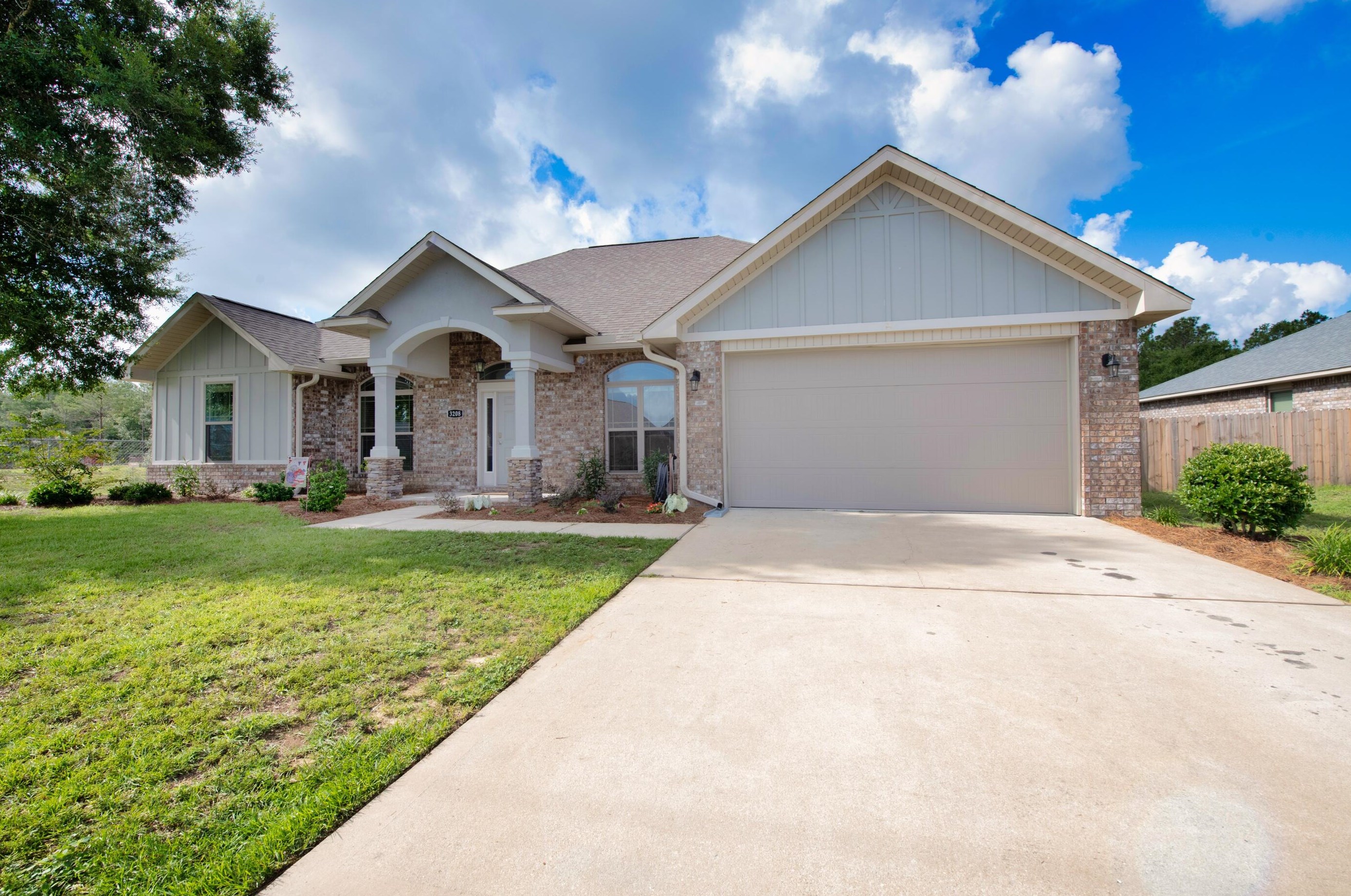 3208 Oxmore Dr, Crestview, FL 32539