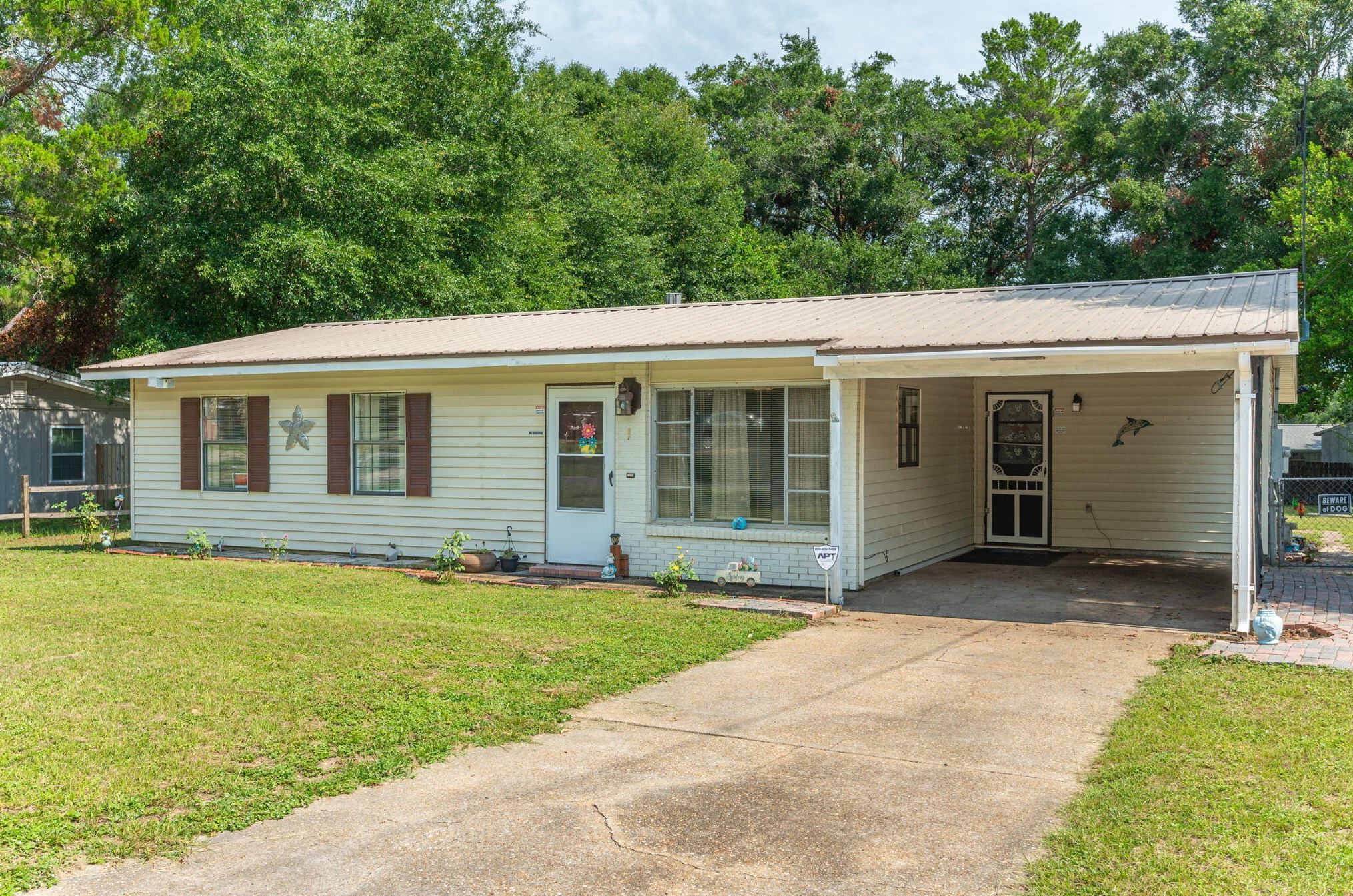 421 Panama Dr, Crestview, FL 32536